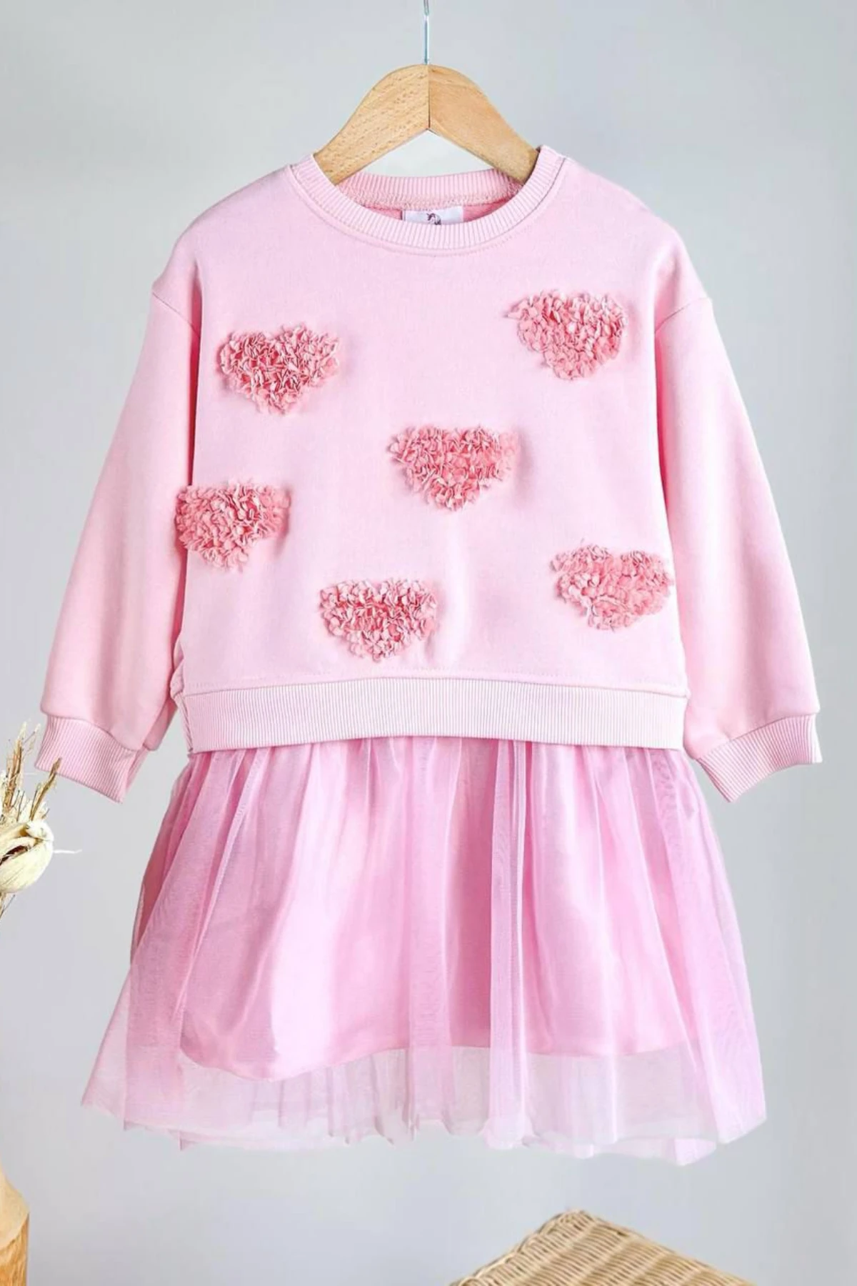 PEMBE RENK KALP NAKIŞLI TÜTÜLÜ KIZ ÇOCUK ELBİSE