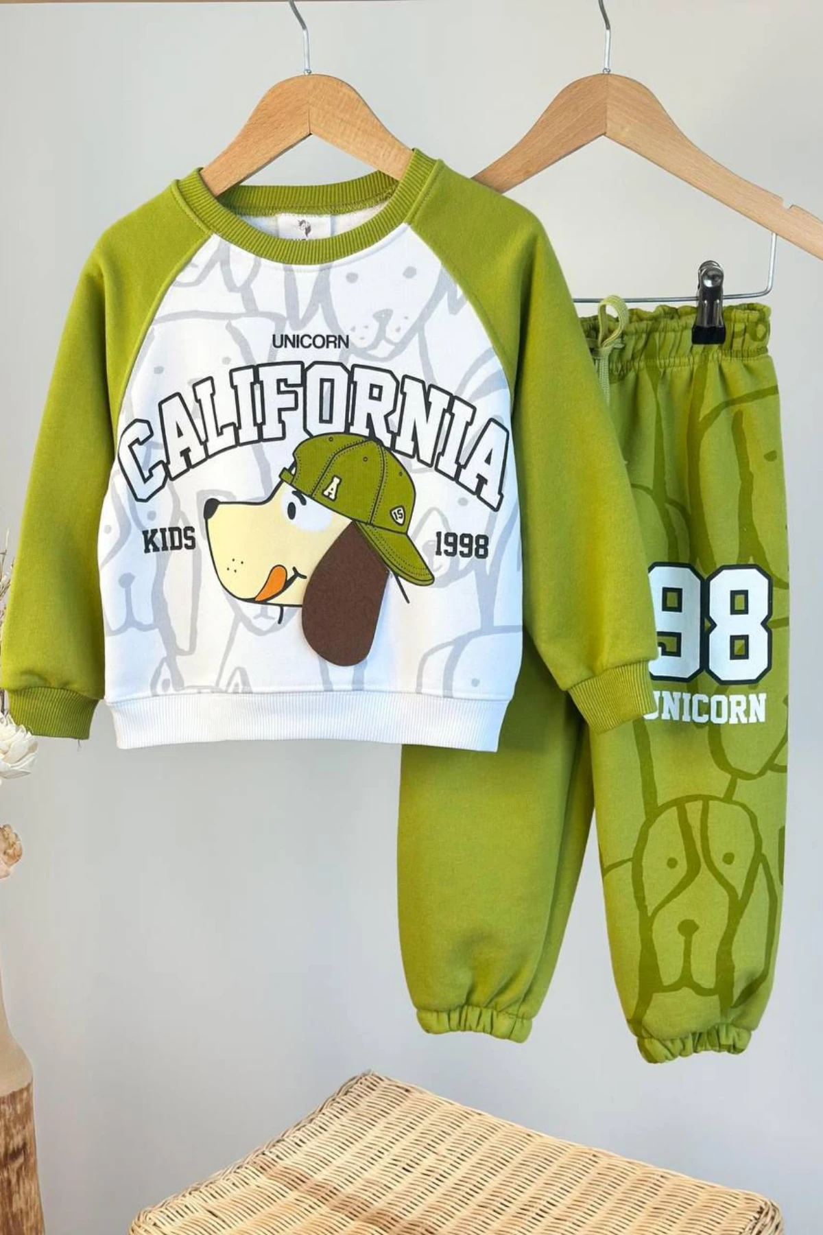 ZEYTİN YEŞİLİ KÖPEK DESEN ERKEK ÇOCUK EŞOFMAN TAKIMI