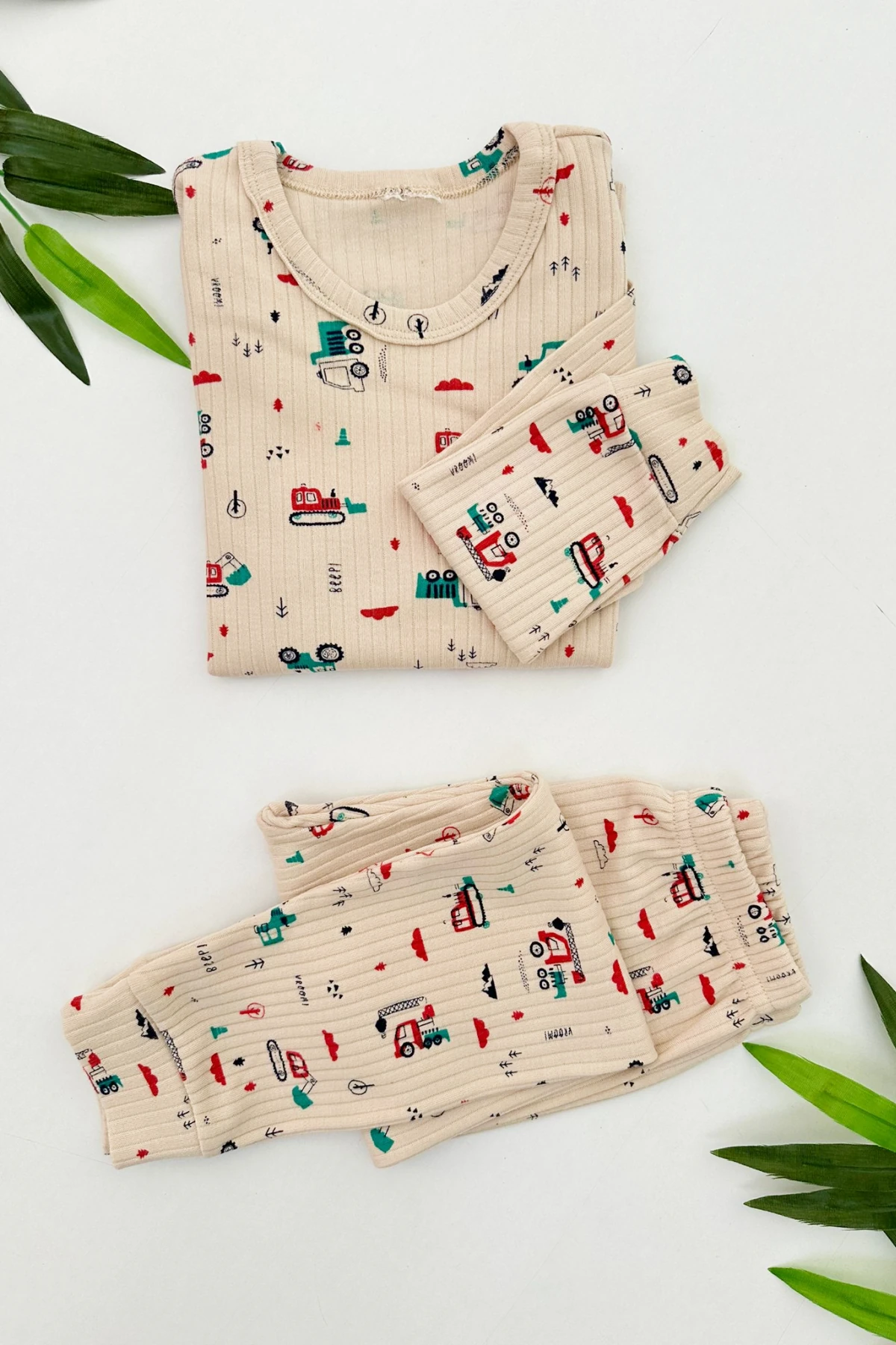 BEJ RENK İŞ MAKİNESİ DESEN ERKEK ÇOCUK PİJAMA TAKIMI