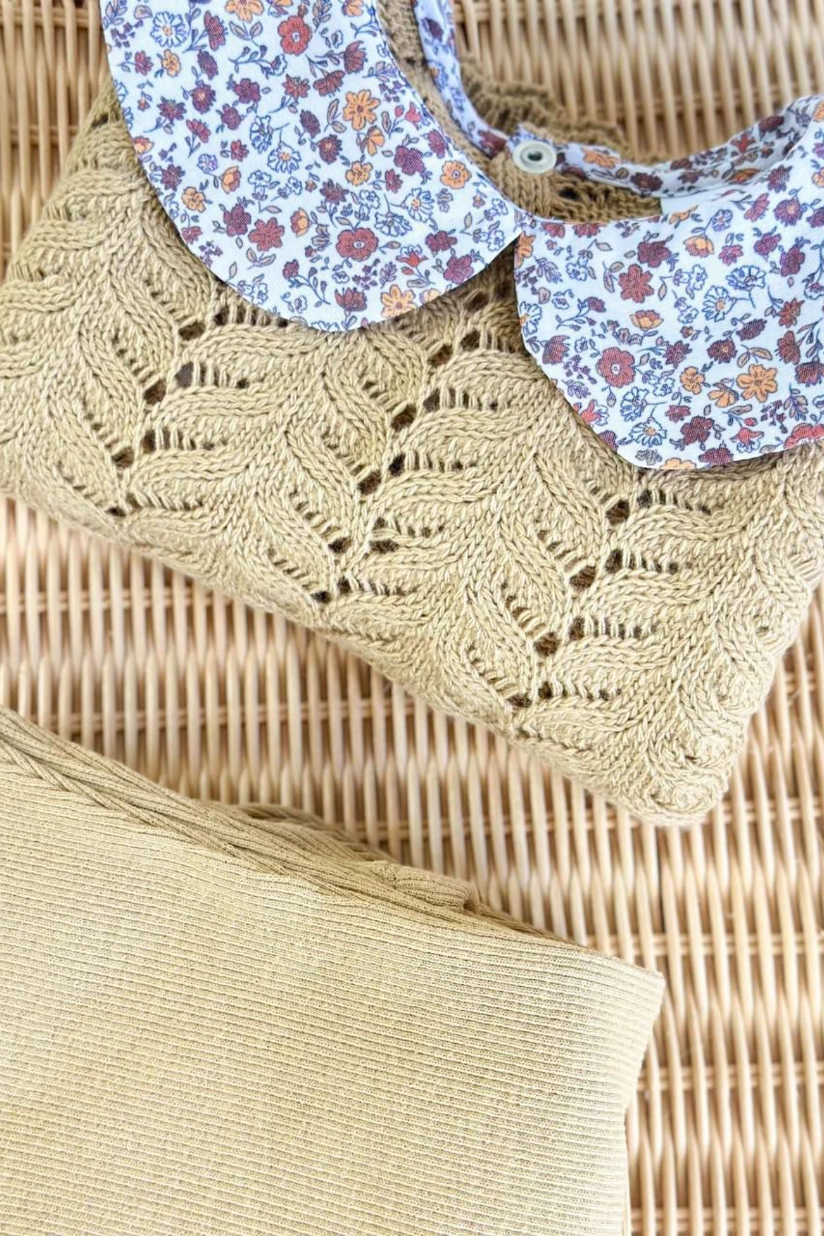 BEJ RENK TRİKO KUMAŞ BEBE YAKA KIZ ÇOCUK ALT ÜST TAKIM