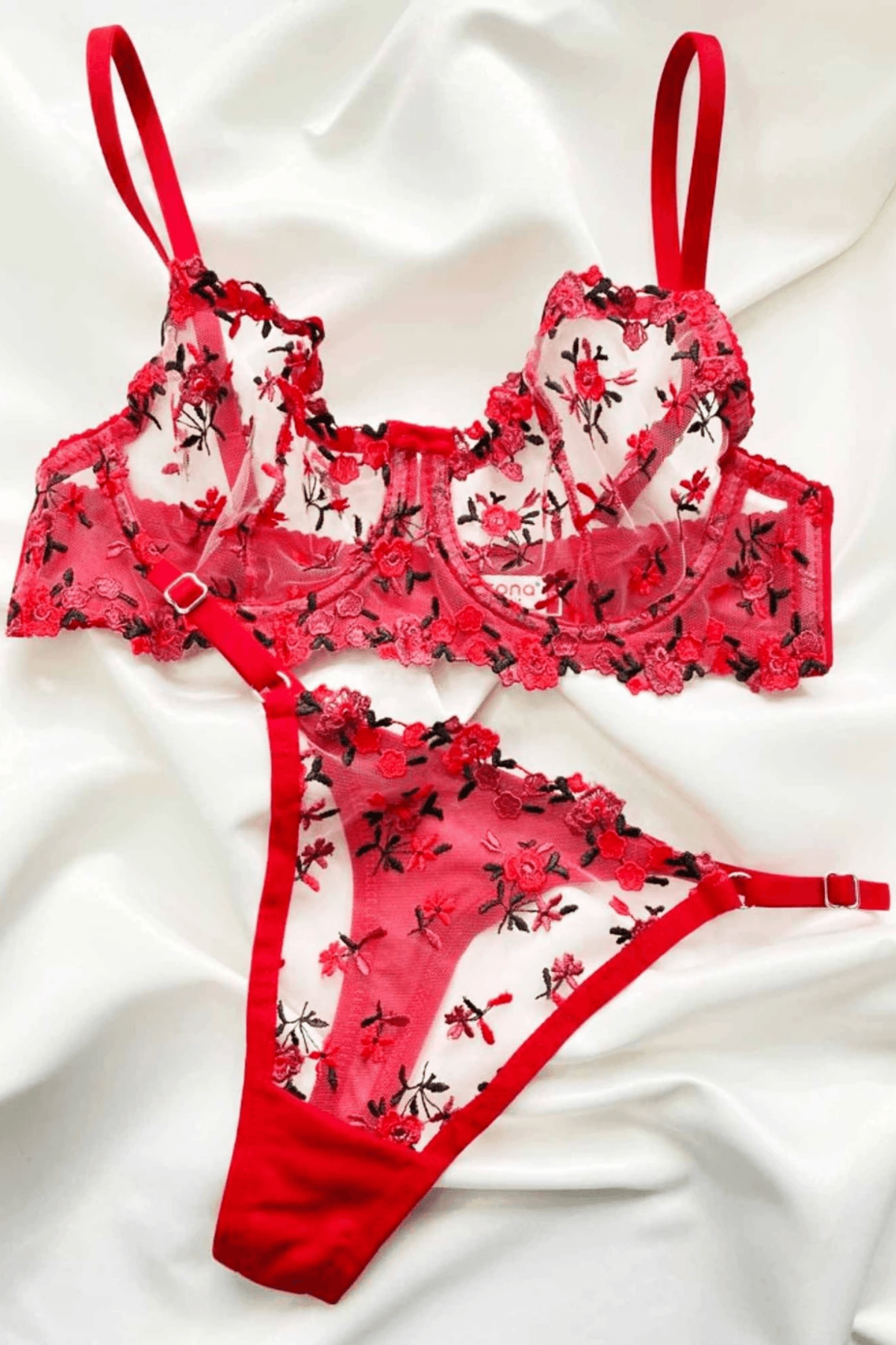 KIRMIZI RENK KALP NAKIŞLI KIRMIZI BRA SET