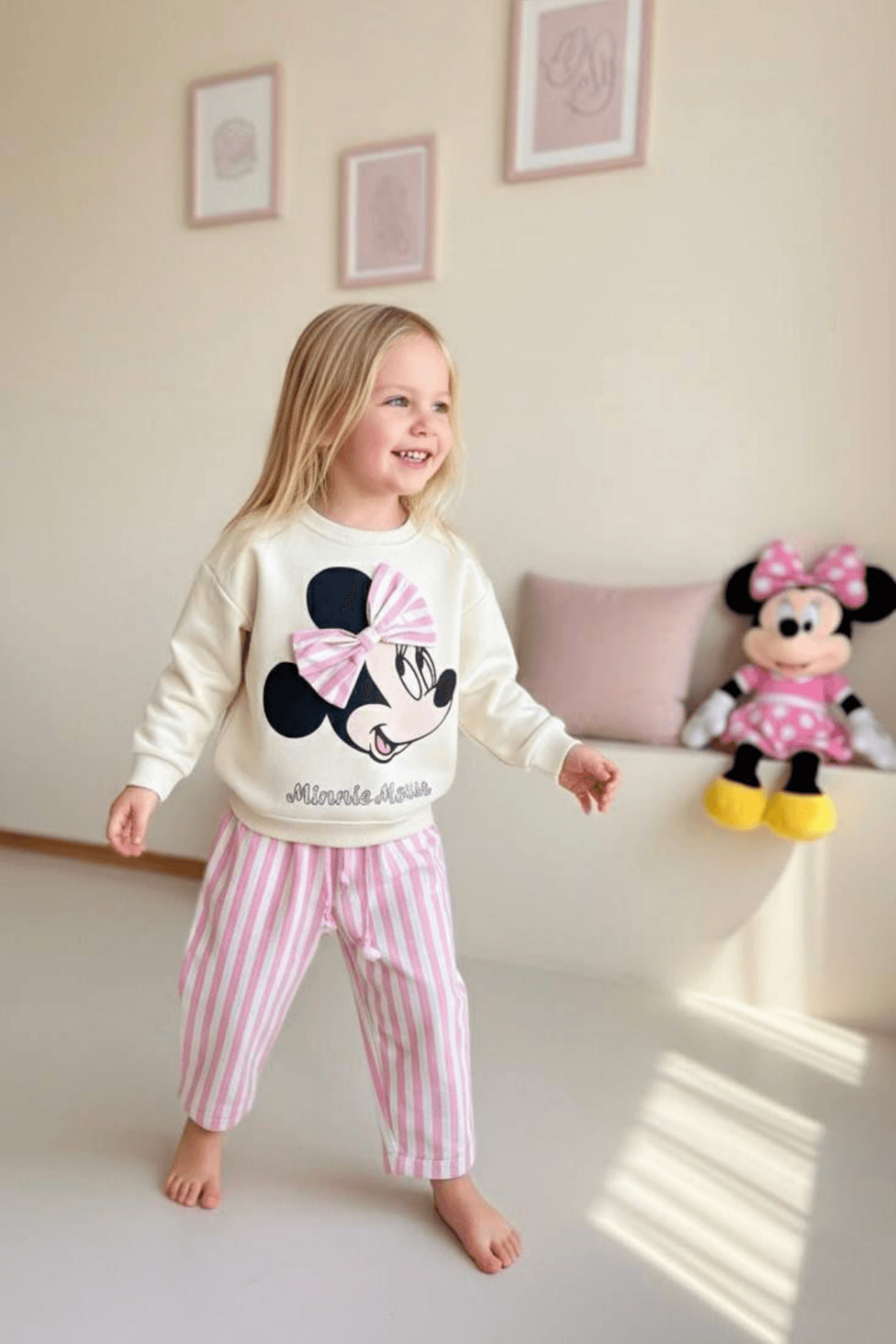MINNIE MOUSE FİYONKLU KIZ ÇOCUK TAKIMI – Pembe Beyaz Çizgili