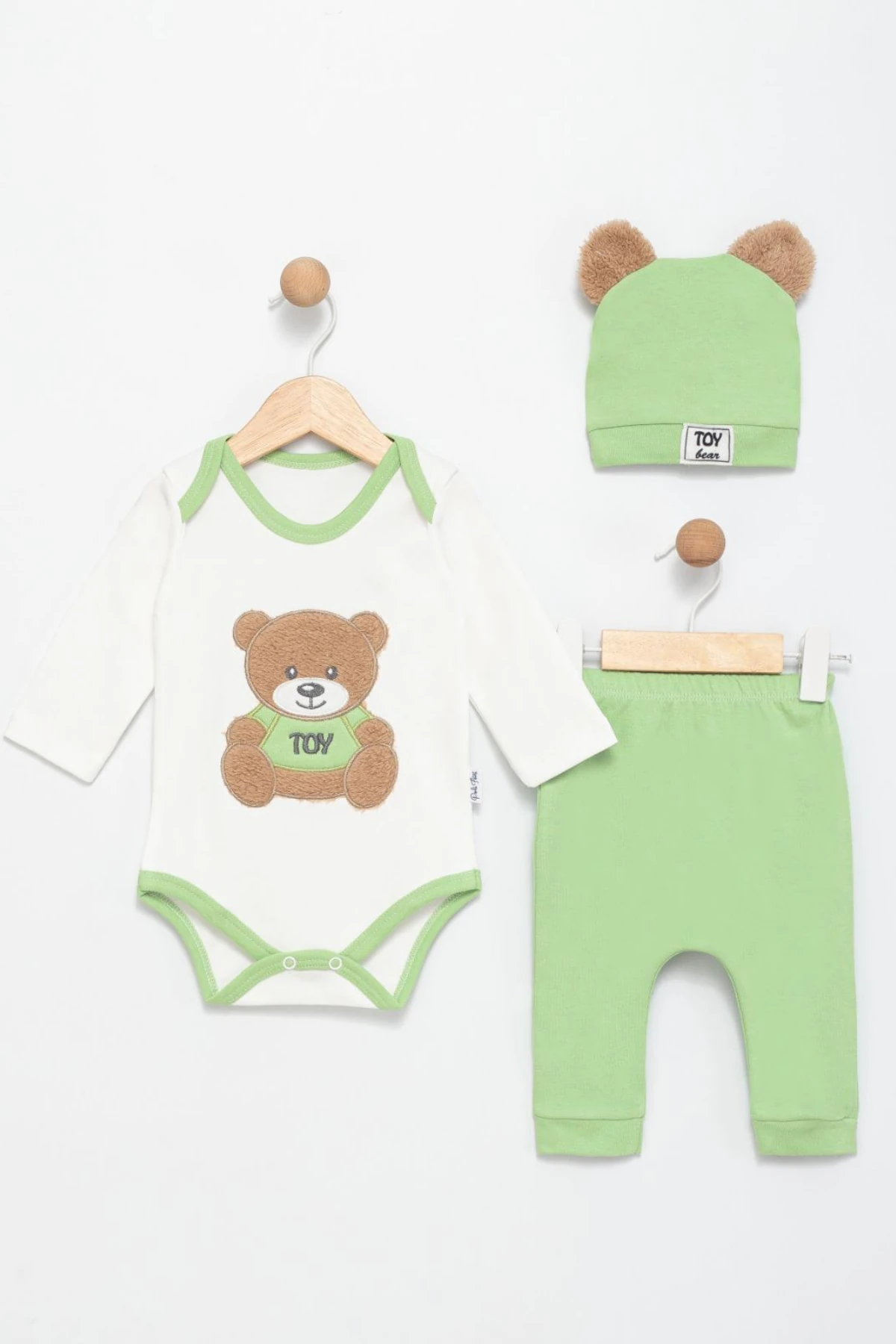 EKRU YEŞİL AYICIK NAKIŞLI ERKEK BEBEK ŞAPKALI ZIBIN SET