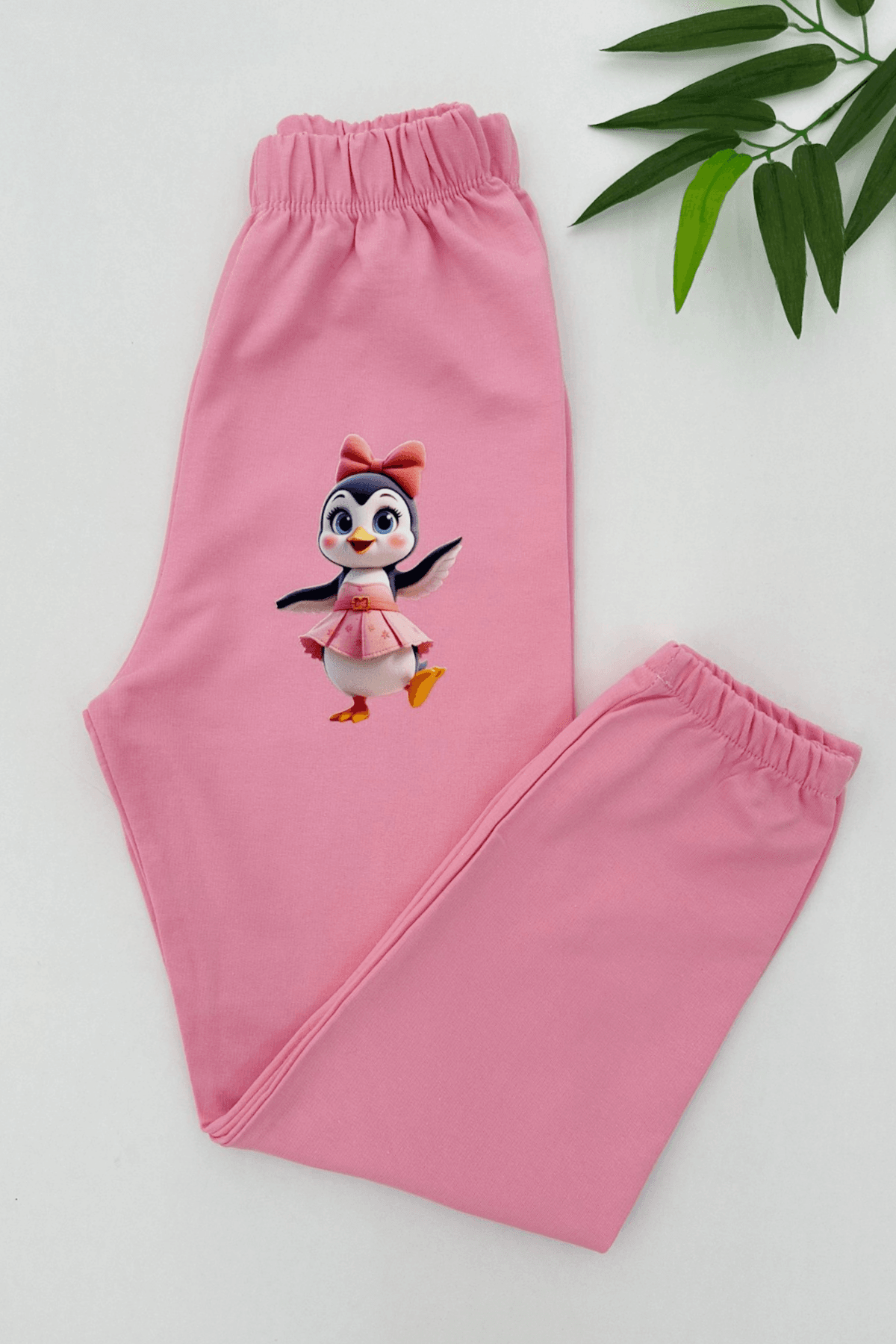 AÇIK PEMBE PENGUEN BASKILI KIZ ÇOCUK AŞOFMAN ALTI