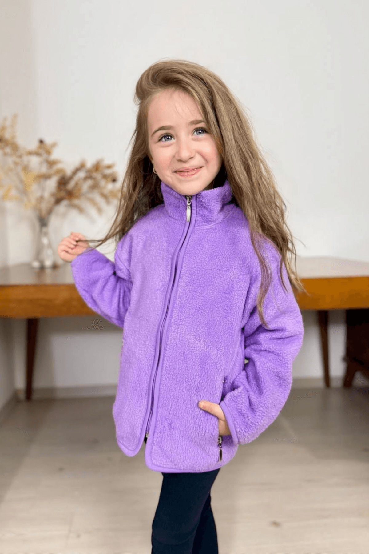 LİLA RENK FERMUARLI CEPLİ PELUŞ KIZ ÇOCUK HIRKA