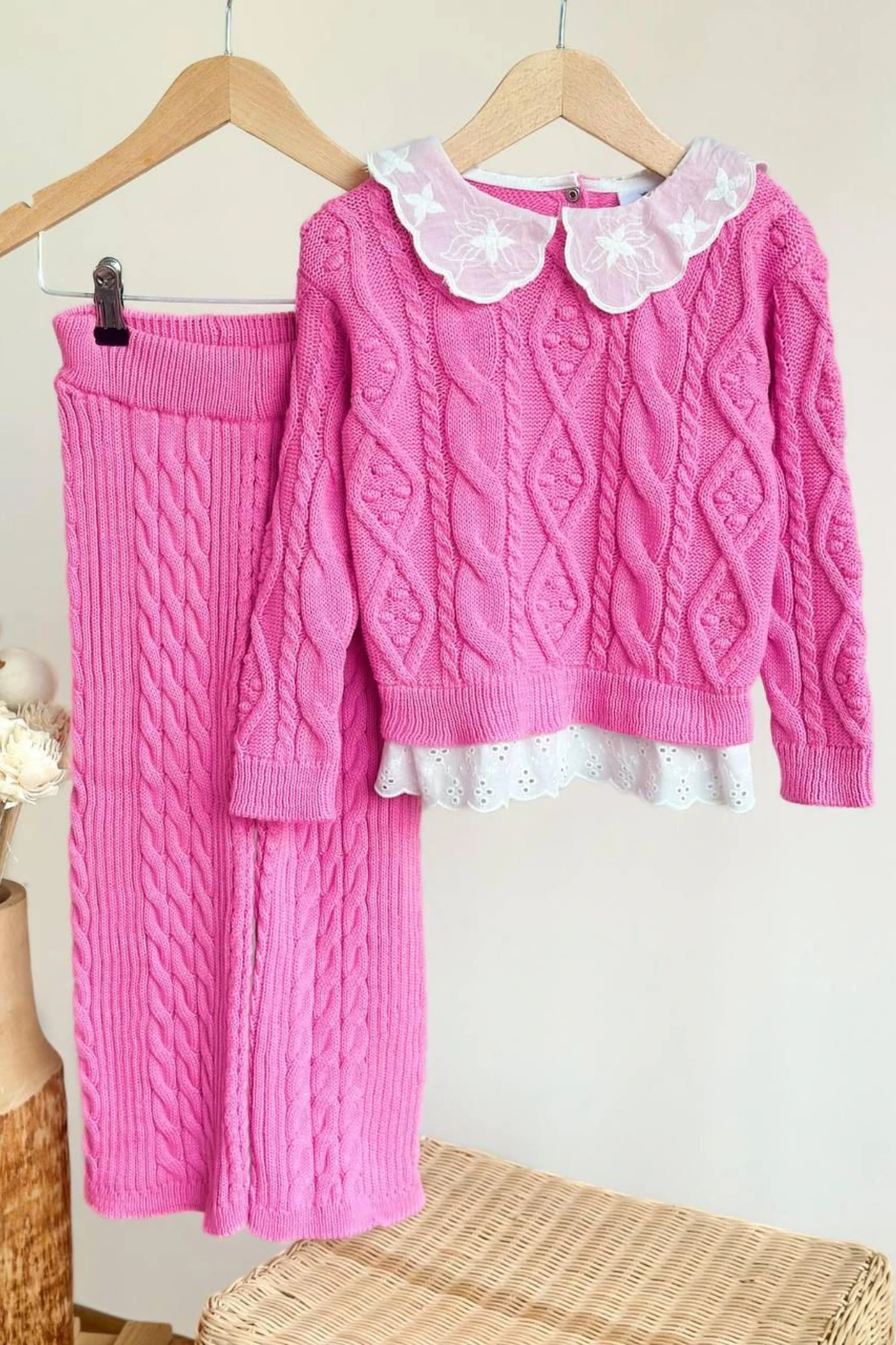 PEMBE RENK TRİKO KUMAŞ FİSTO DETAY BEBE YAKA KIZ ÇOCUK ALT ÜST TAKIM