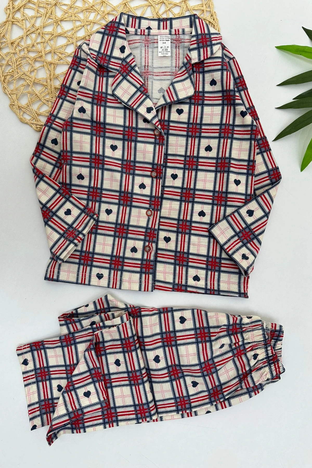 ÖNDEN DÜĞMELİ ÇİZGİLİ KALP DESEN KIZ ÇOCUK PİJAMA TAKIMI 