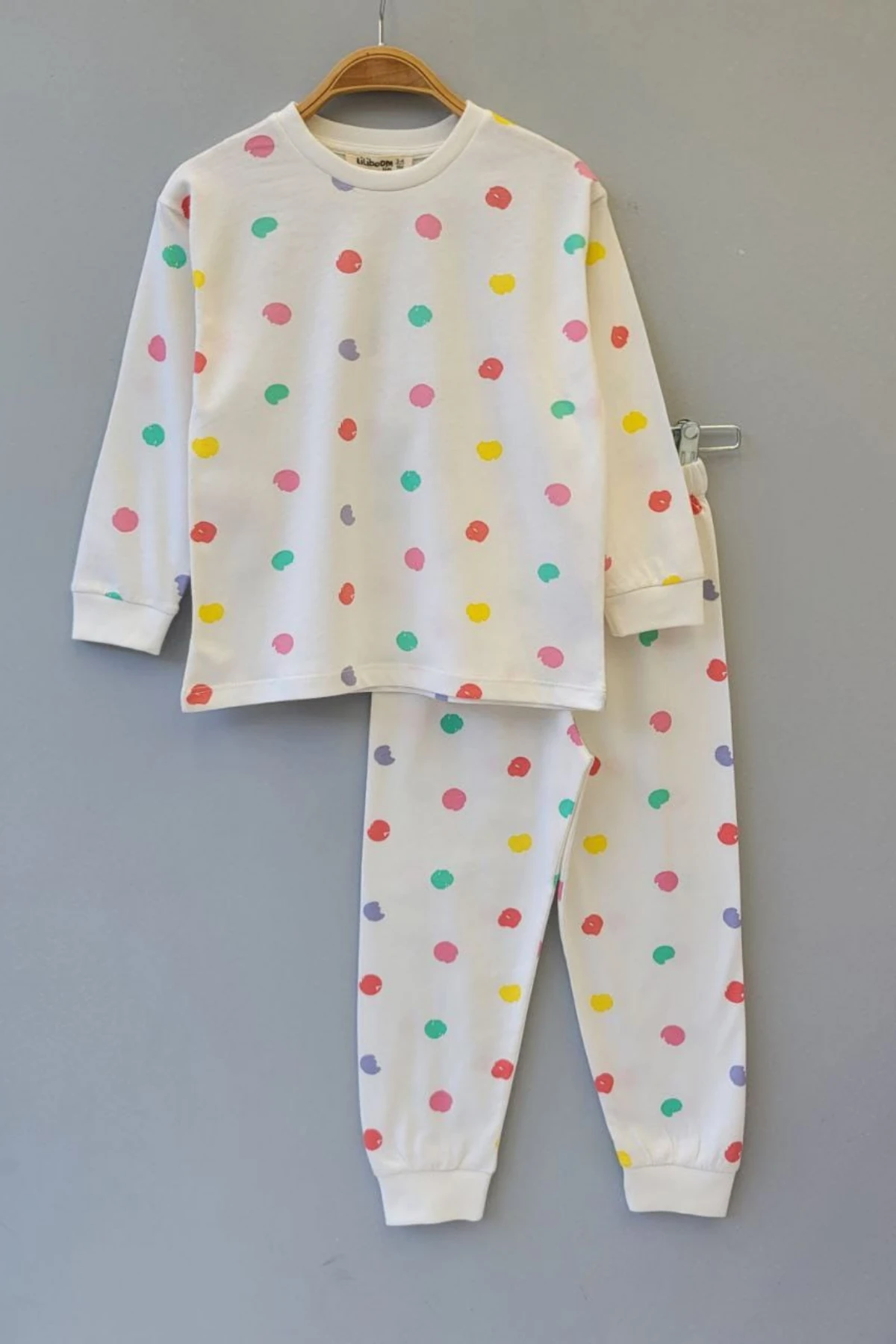 EKRU RENK RENKLİ PUANTİYE DESEN KIZ ÇOCUK PİJAMA TAKIMI