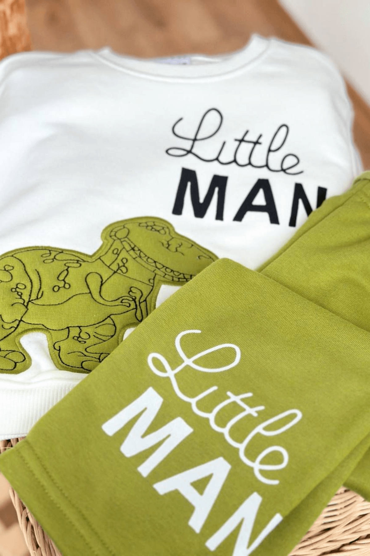 LITTLE MAN DINO DESENLİ ERKEK ÇOCUK EŞOFMAN TAKIMI  – Yeşil