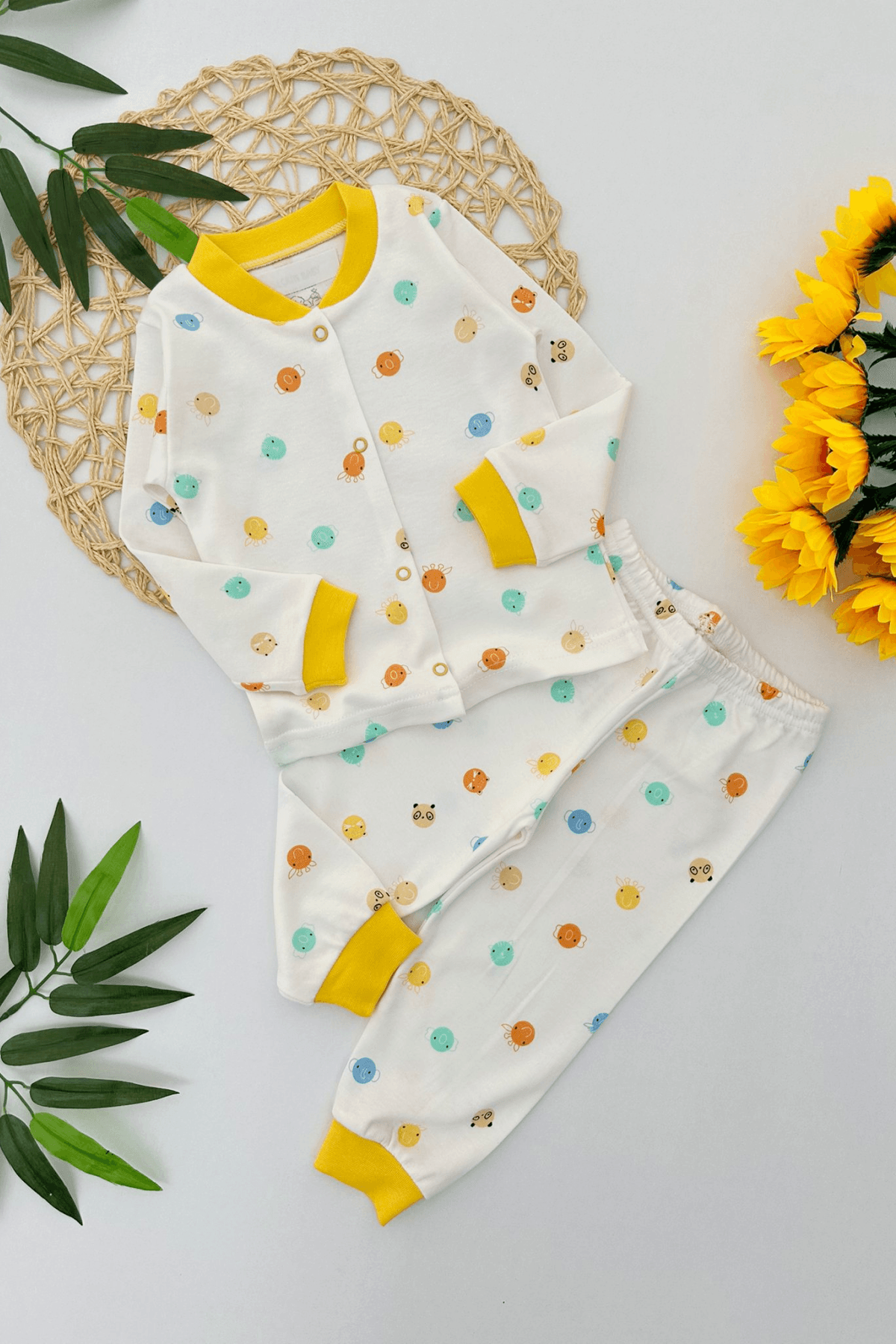 ÖNDEN DÜĞMELİ RENKLİ HAYVAN DESEN UNISEX BEBEK PİJAMA TAKIMI