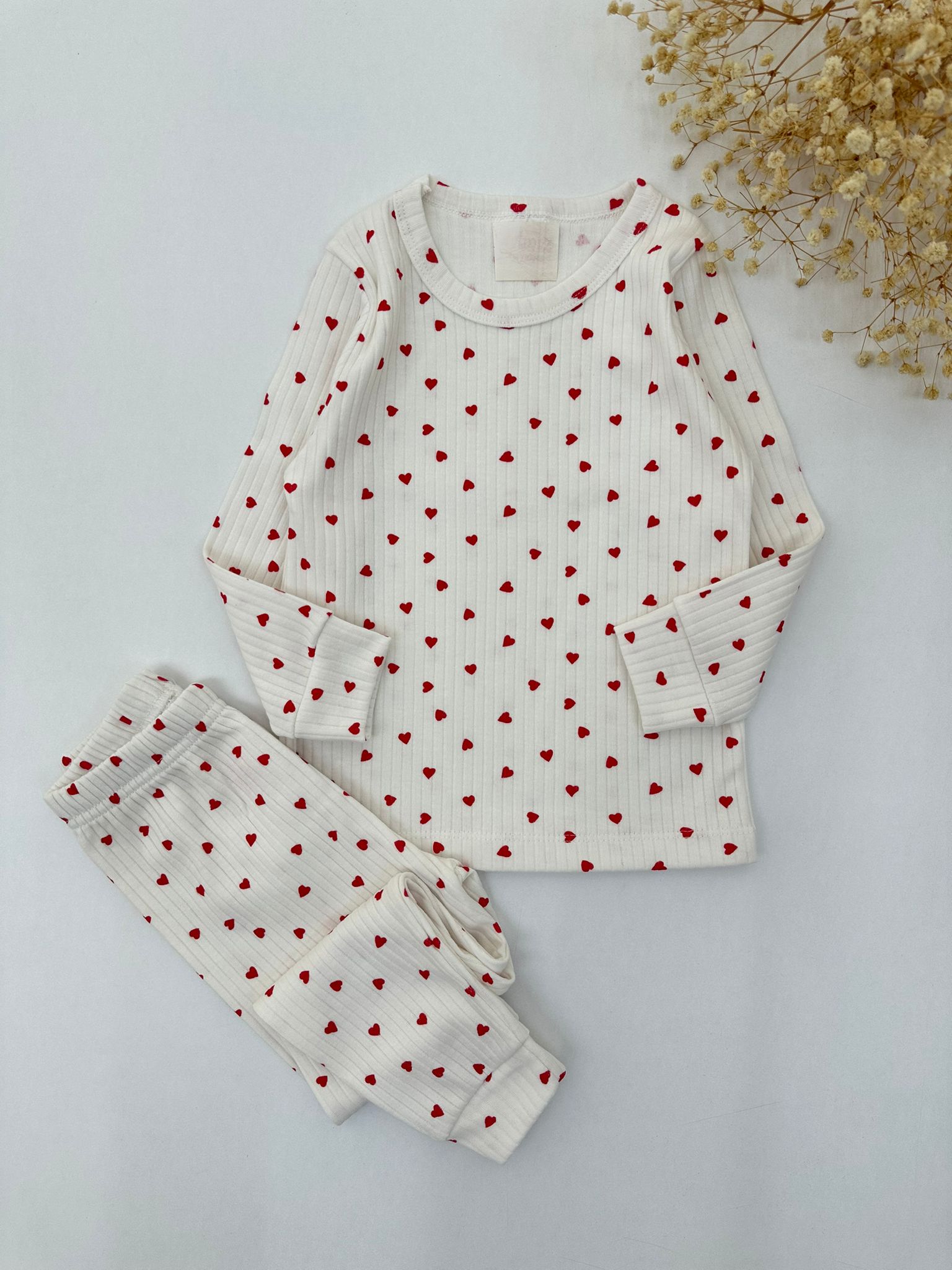 EKRU RENK KIRMIZI KALP DESEN KIZ ÇOCUK PİJAMA TAKIMI 