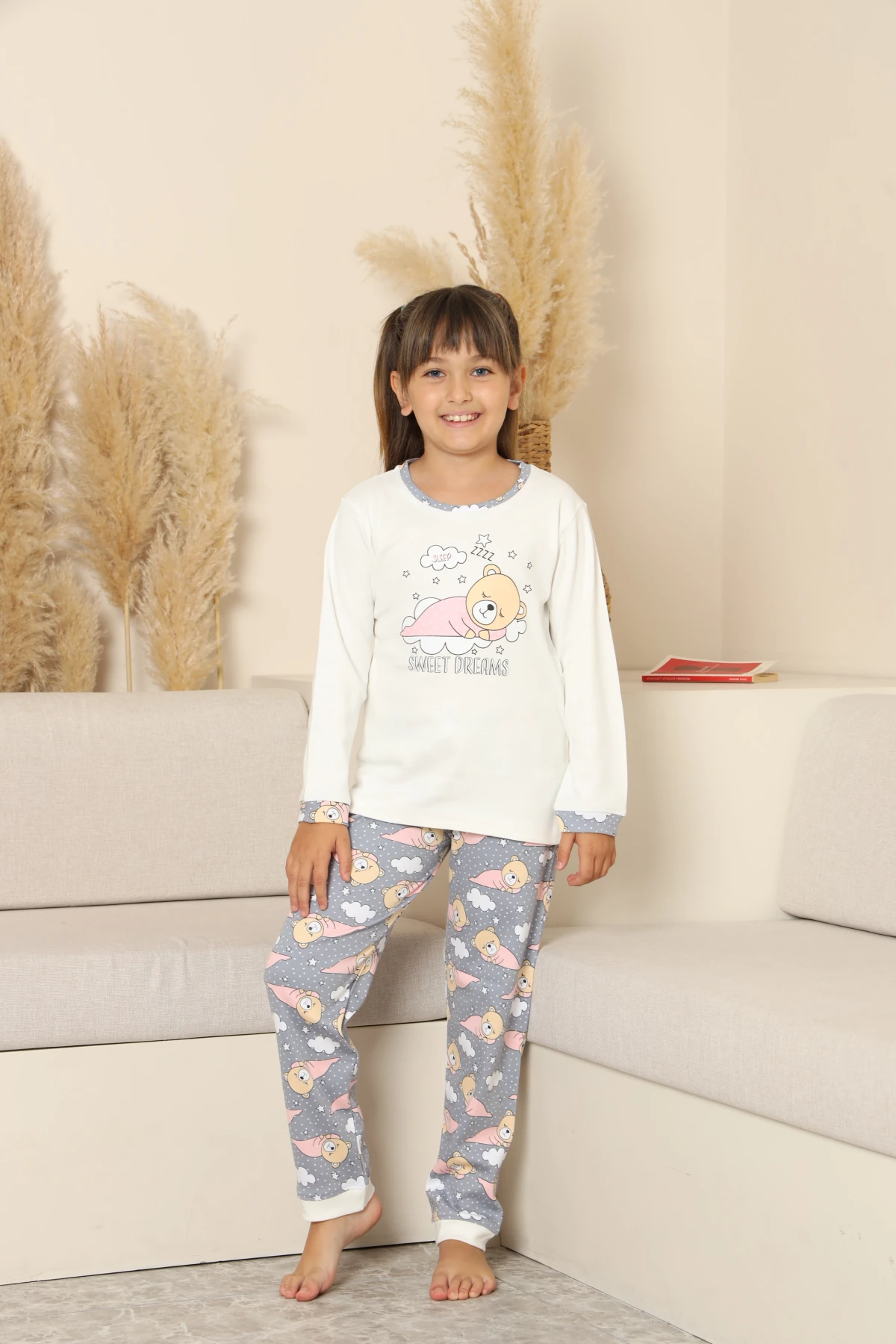 EKRU RENK UYUYAN AYI DESEN KIZ ÇOCUK PİJAMA TAKIMI