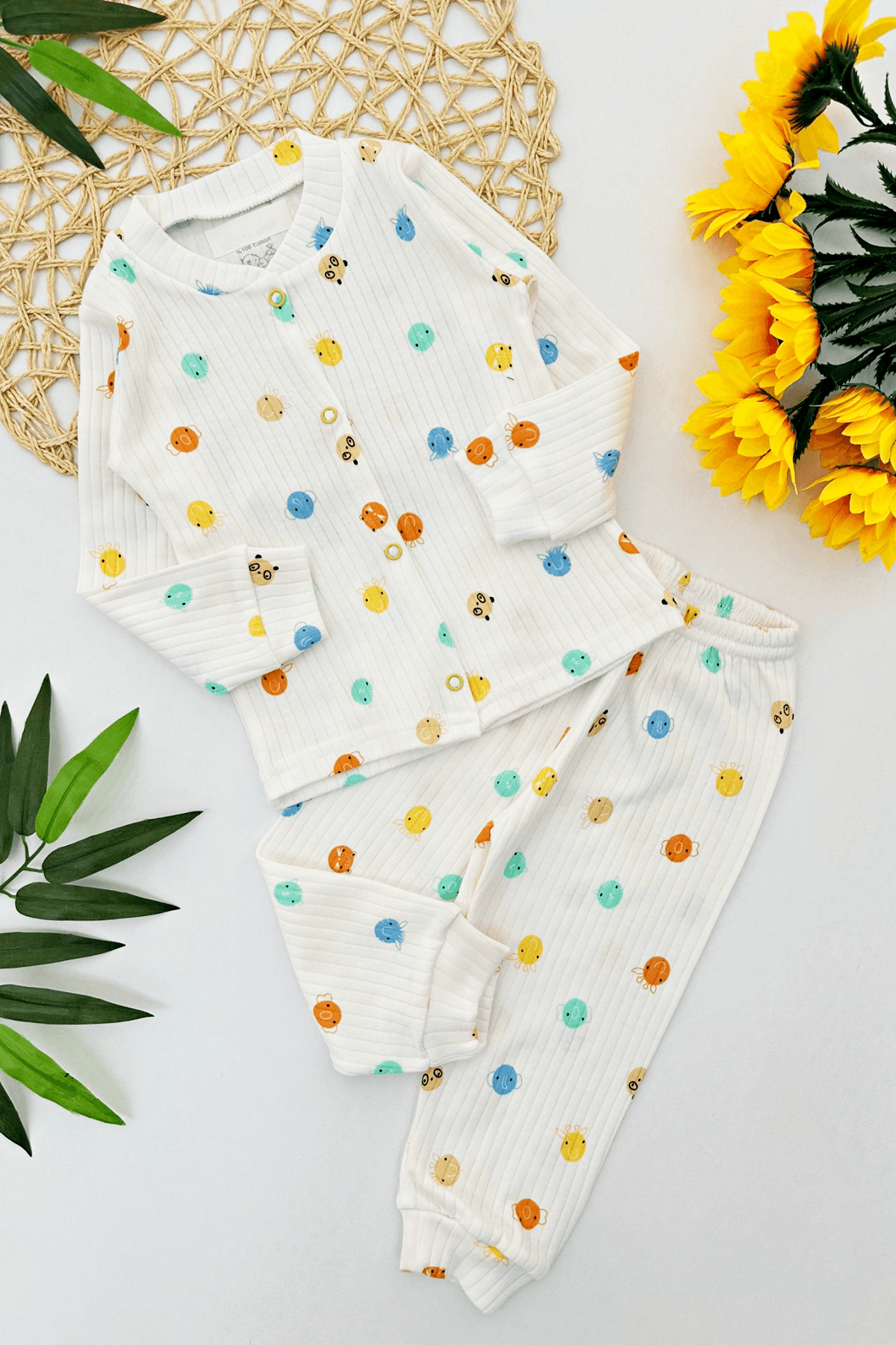 ÖNDEN DÜĞMELİ FİTİLLİ KUMAŞ RENKLİ HAYVAN DESEN UNISEX BEBEK PİJAMA TAKIMI