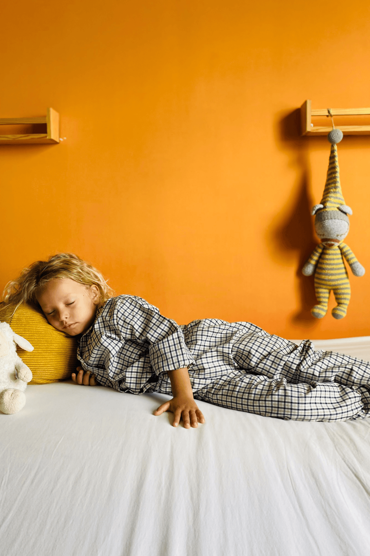 ÖNDEN DÜĞMELİ GRİ LACİVERT KARELİ UNISEX PİJAMA TAKIMI