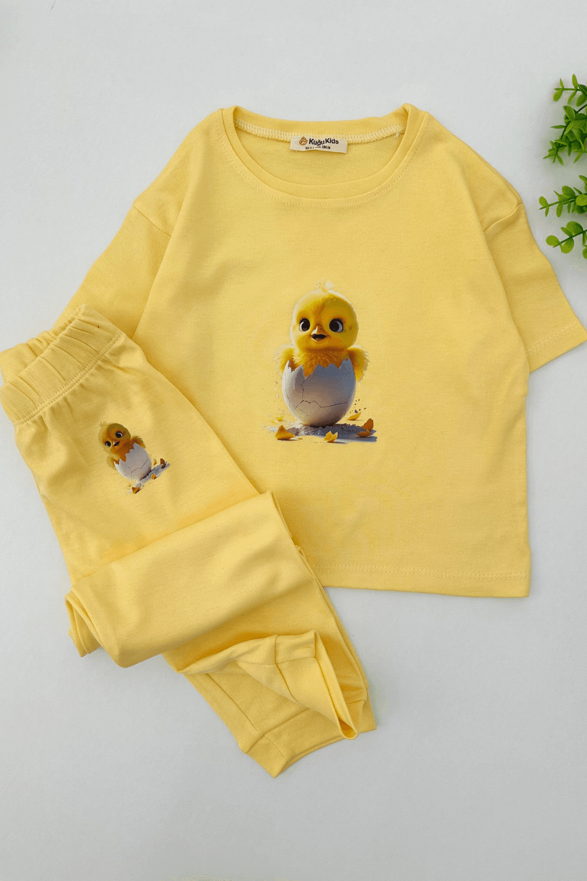 SARI RENK CİVCİV BASKILI KISA KOL UNISEX PİJAMA TAKIMI