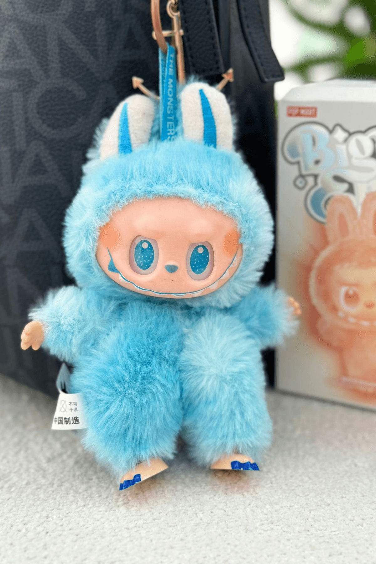 MAVİ  RENK LABUBU KARAKTERLİ ANAHTARLIK ( 16 CM )