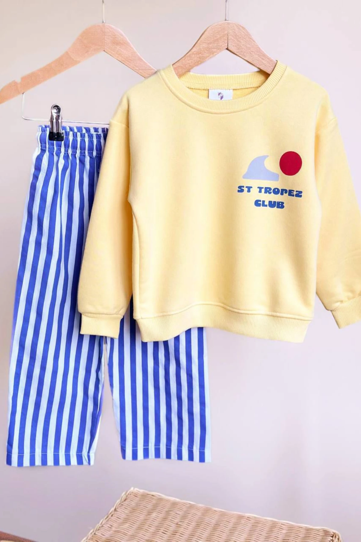 SARI RENK ARKASI BASKILI ERKEK ÇOCUK ALT ÜST TAKIM