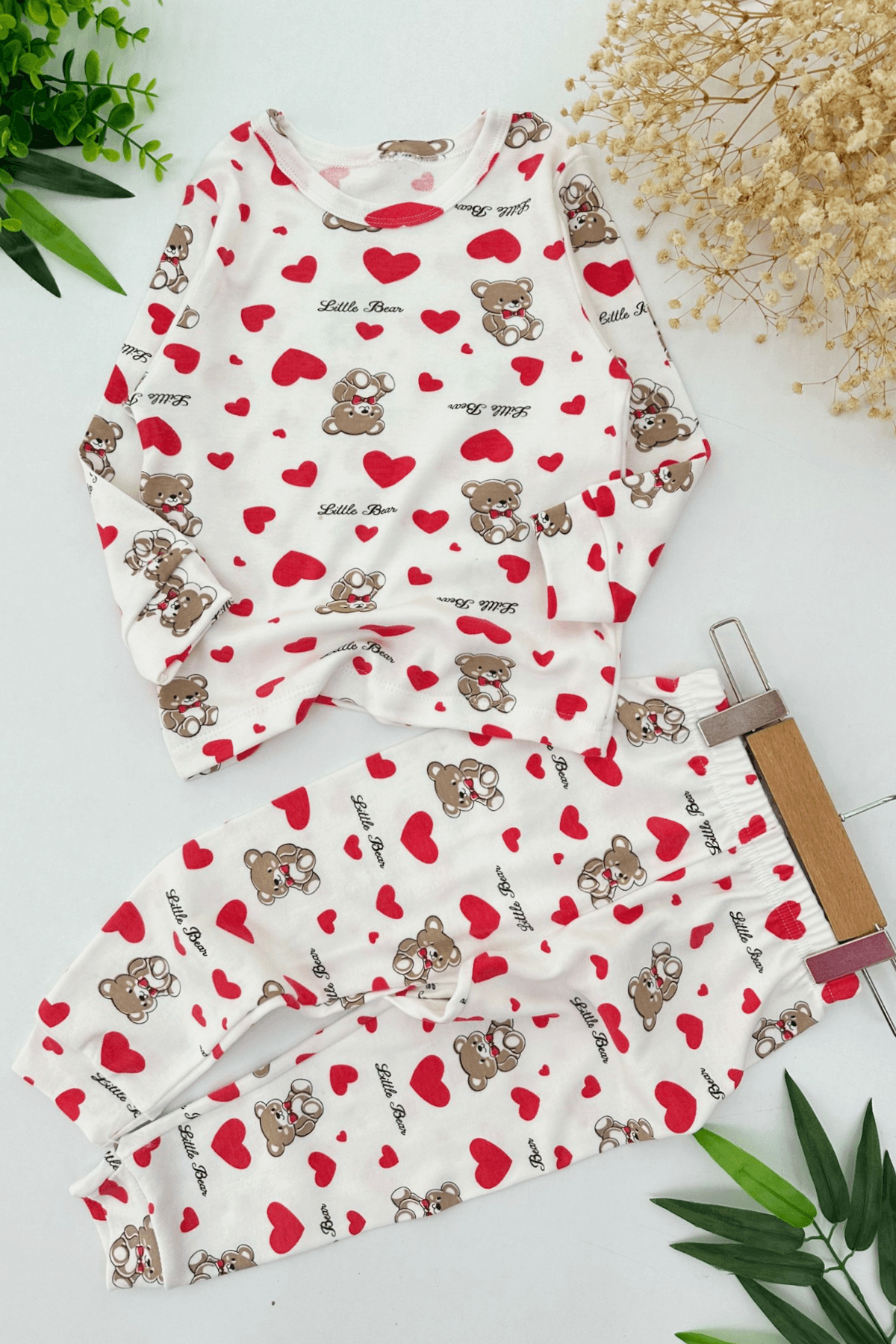 EKRU RENK KIRMIZI KALPLİ AYICIK DESEN KIZ ÇOCUK PİJAMA TAKIMI