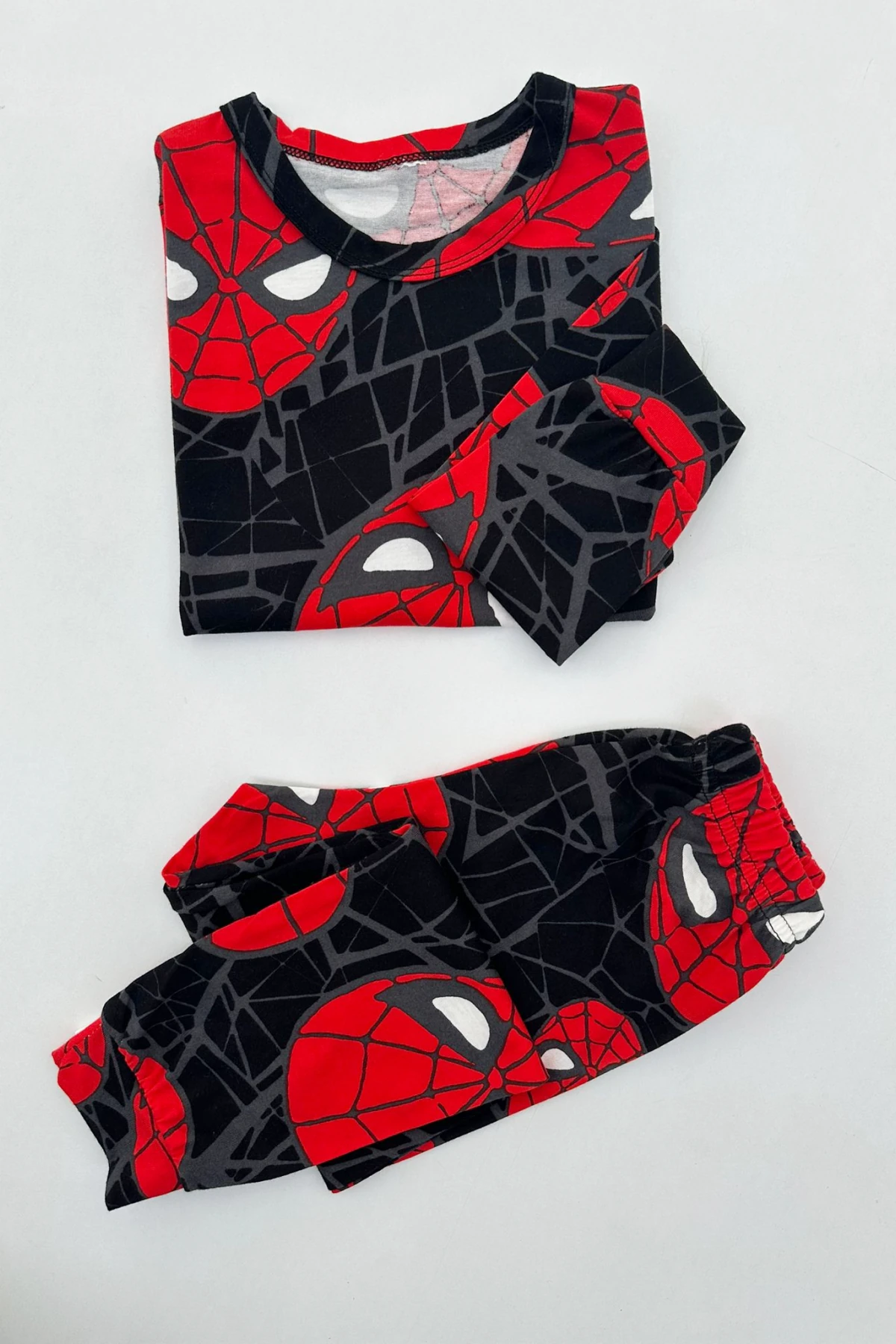 SİYAH RENK SPİDERMAN DESEN ERKEK ÇOCUK PİJAMA TAKIMI