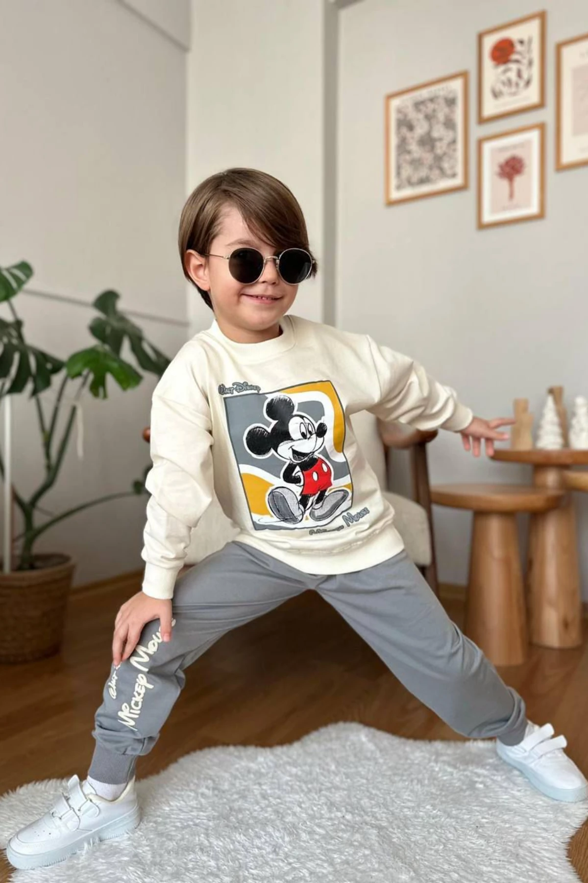 EKRU RENK MİCKEY MOUSE BASKILI ERKEK ÇOCUK EŞOFMAN TAKIMI (GRİ )