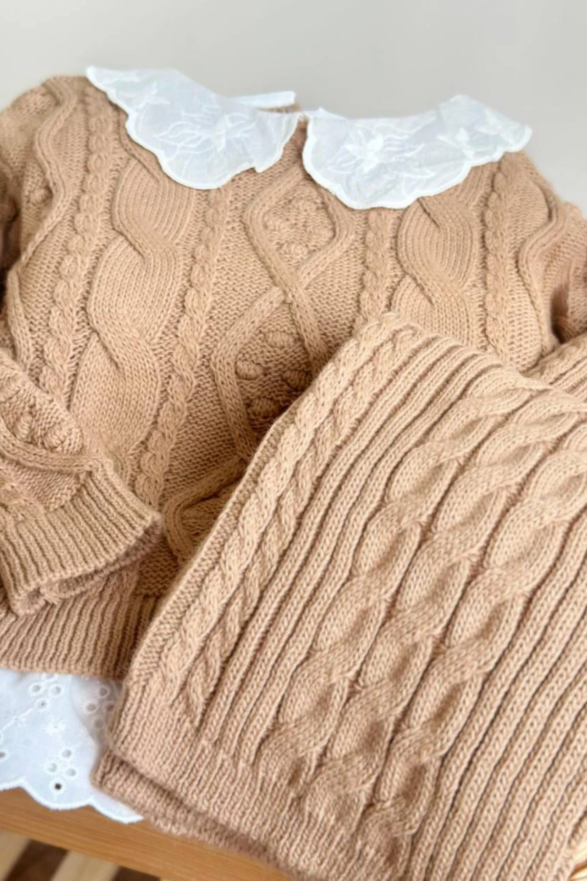 BEJ RENK TRİKO KUMAŞ FİSTO DETAY BEBE YAKA KIZ ÇOCUK ALT ÜST TAKIM
