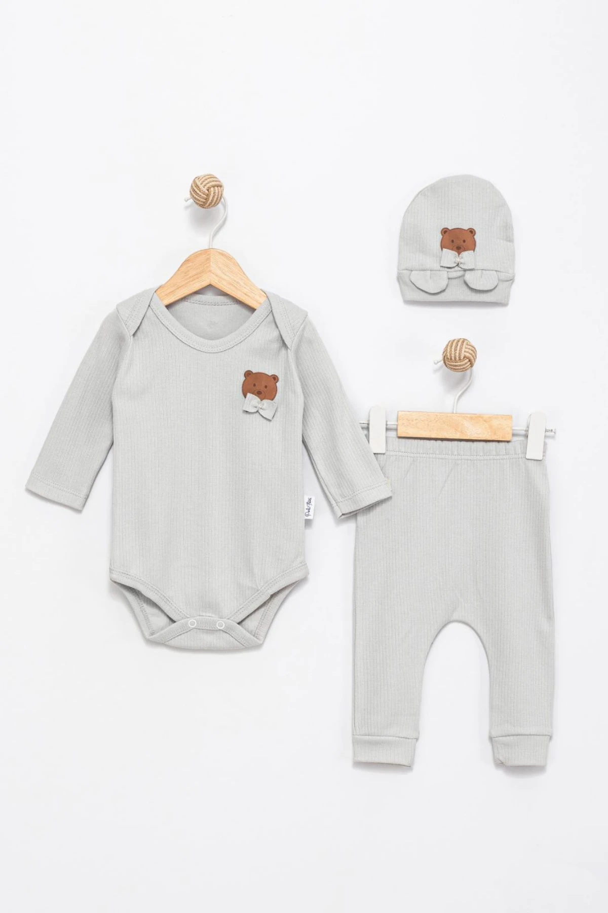  GRİ RENK FİYONK DETAYLI KIZ BEBEK ŞAPKALI ZIBIN SET