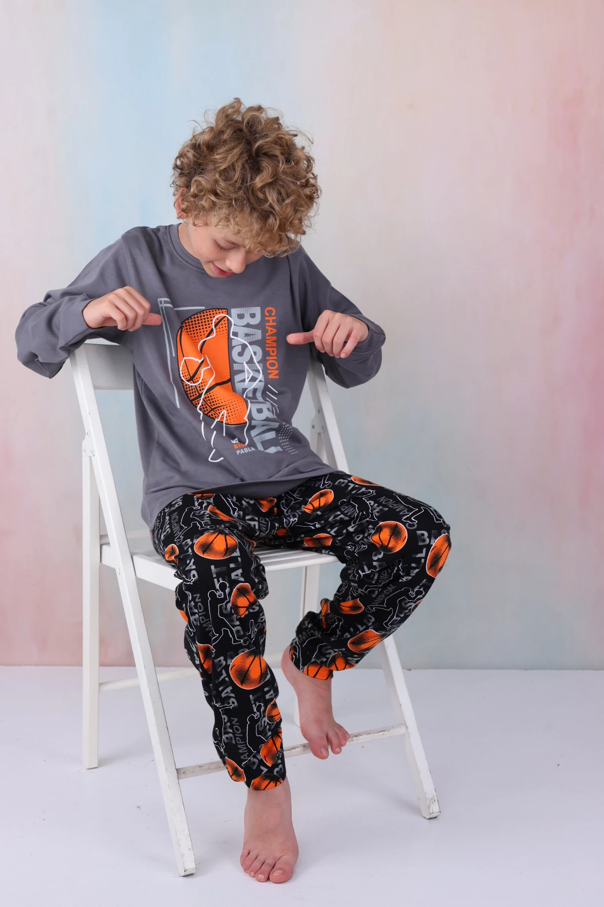 FÜME RENK BASKETBOL BASKILI ERKEK ÇOCUK PİJAMA TAKIMI