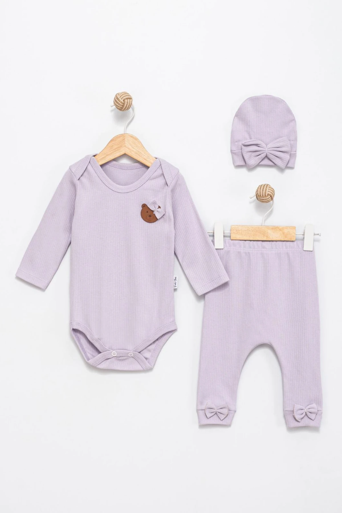 AÇIK LİLA RENK FİYONK DETAYLI KIZ BEBEK ŞAPKALI ZIBIN SET