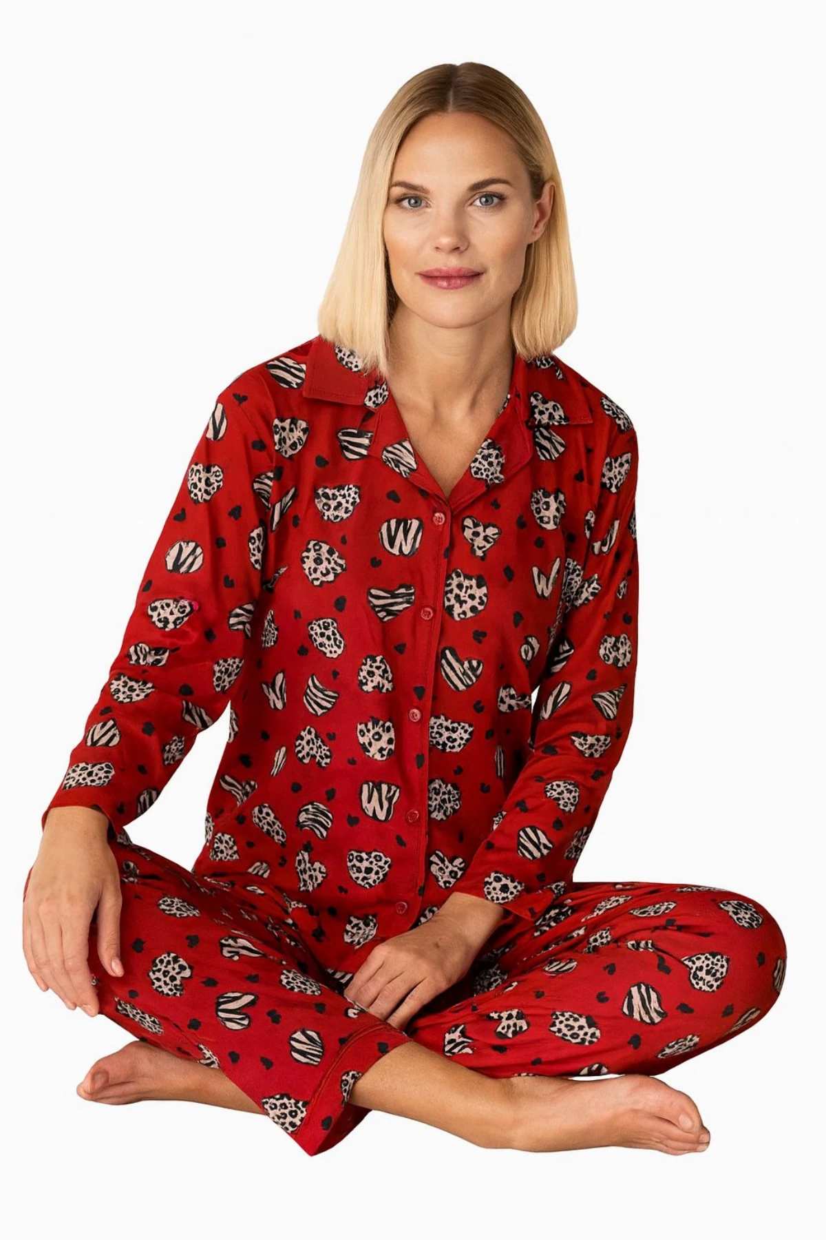 ÖNDEN DÜĞMELİ SÜET KUMAŞ KIRMIZI KALP DESEN KADIN PİJAMA TAKIMI