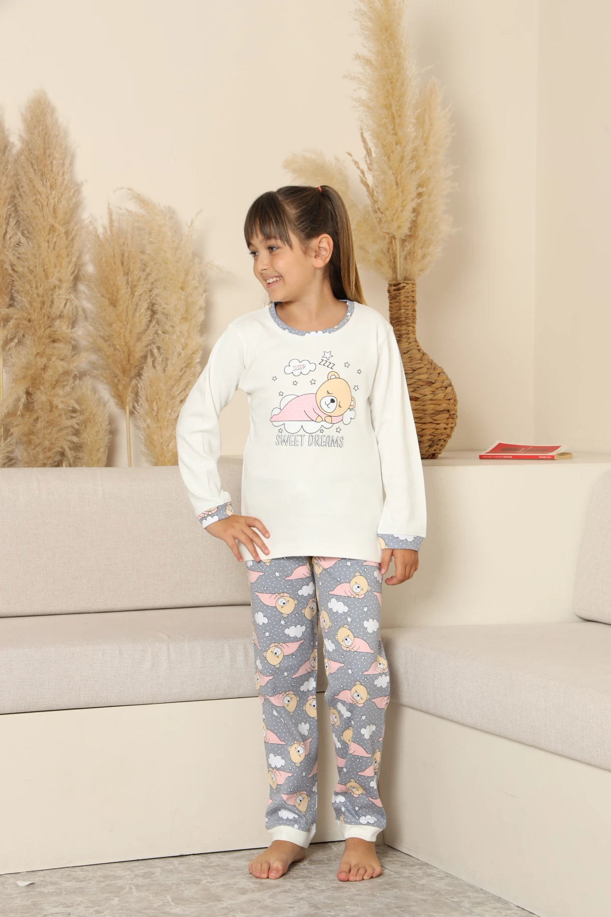 EKRU RENK UYUYAN AYI DESEN KIZ ÇOCUK PİJAMA TAKIMI