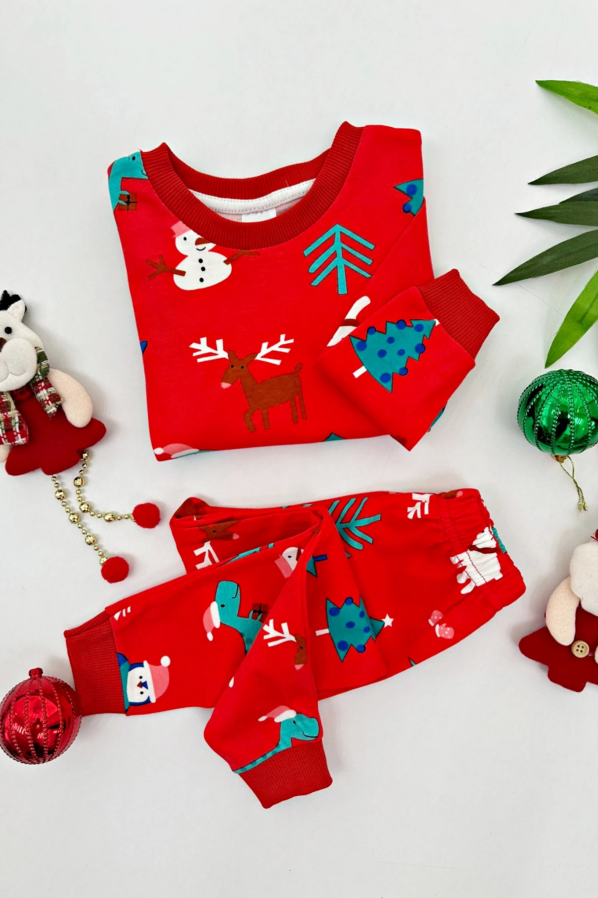 KIRMIZI RENK YILBAŞI DESEN UNISEX PİJAMA TAKIMI