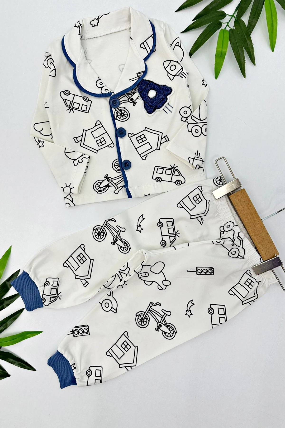 ÖNDEN DÜĞMELİ MAVİ FÜZE NAKIŞLI ERKEK BEBEK PİJAMA TAKIMI