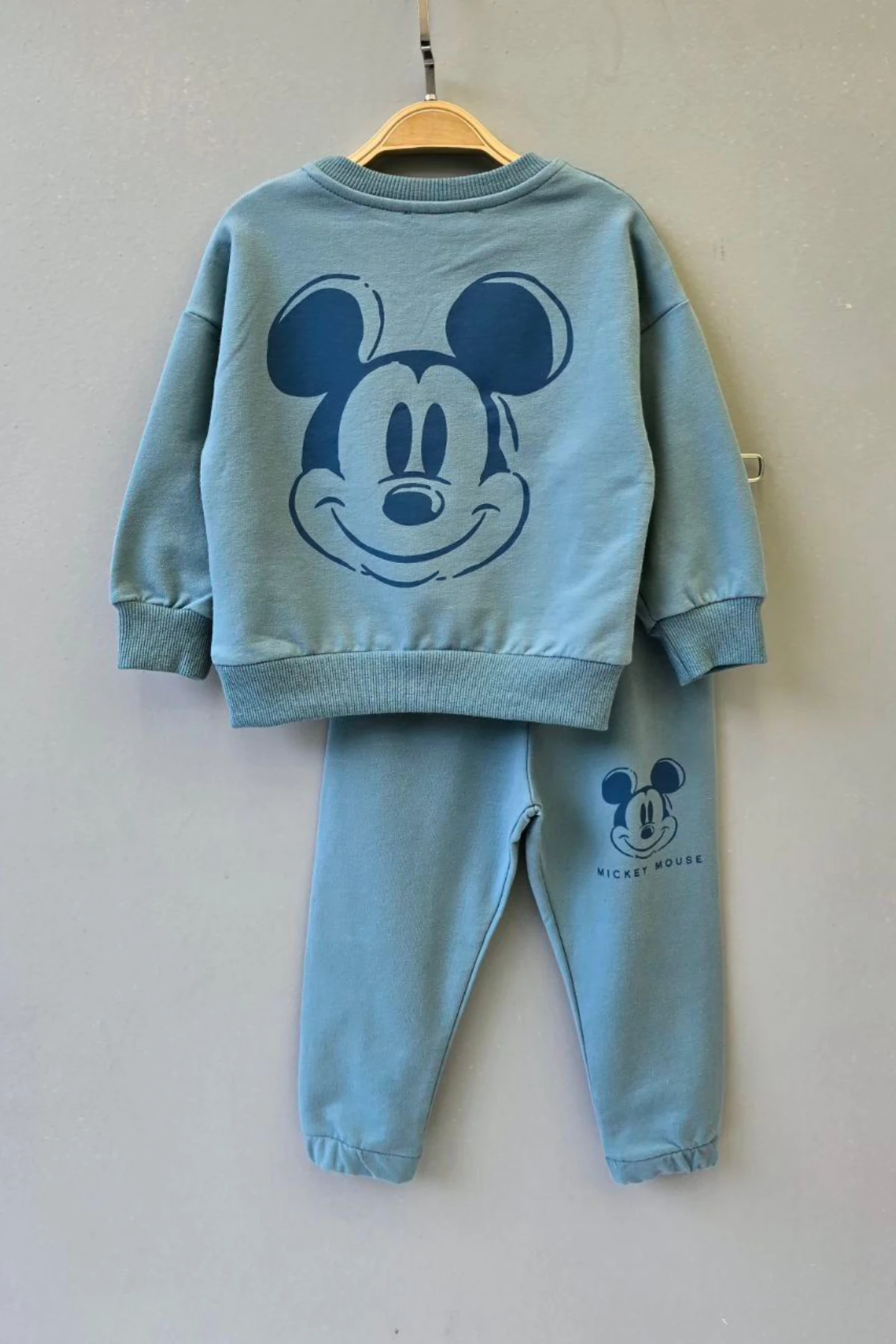 MAVİ RENK ARKASI MİCKEY MOSUE BASKILI ERKEK BEBEK EŞOFMAN TAKIMI