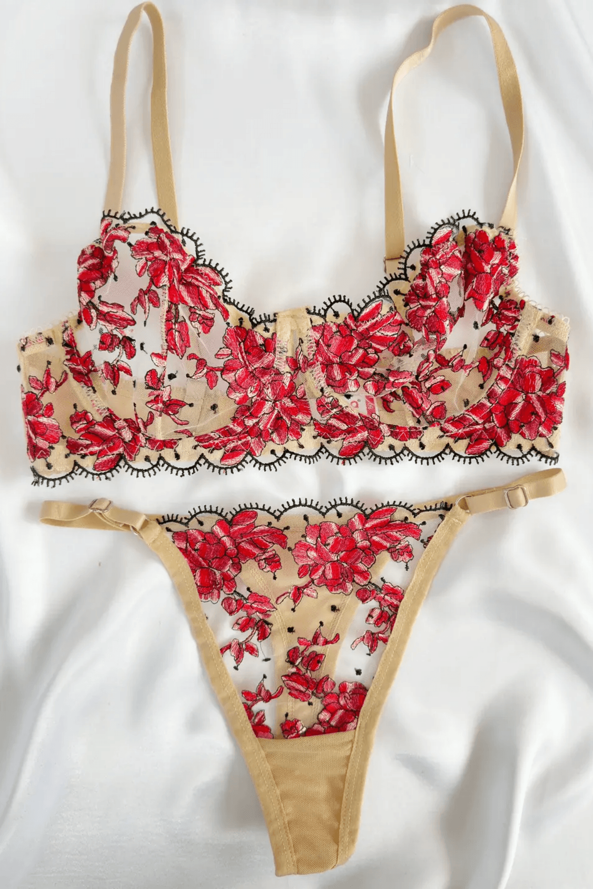 TEN RENGİ KIRMIZI ÇİÇEK DESEN BRA SET