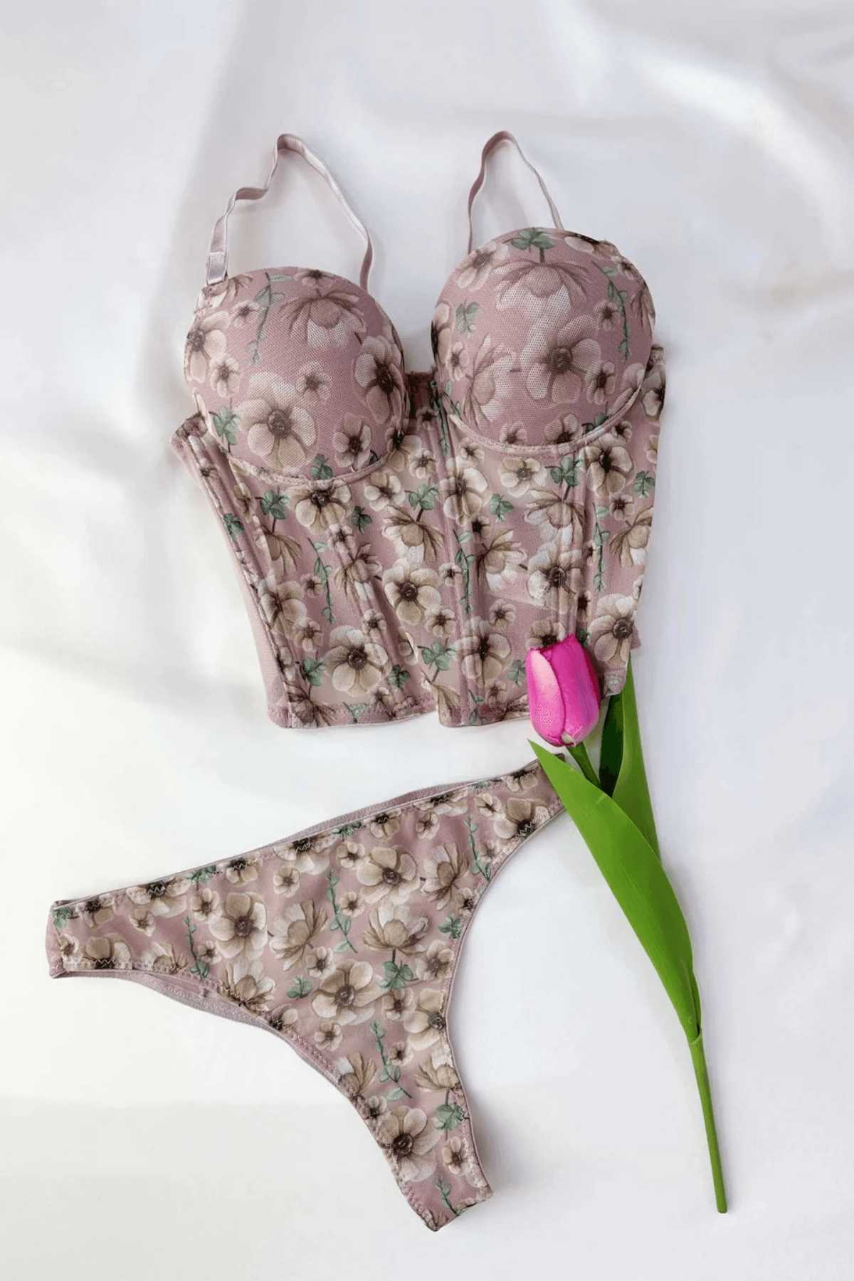 PUDRA ÇİÇEKLİ BÜSTİYER TAKIMI