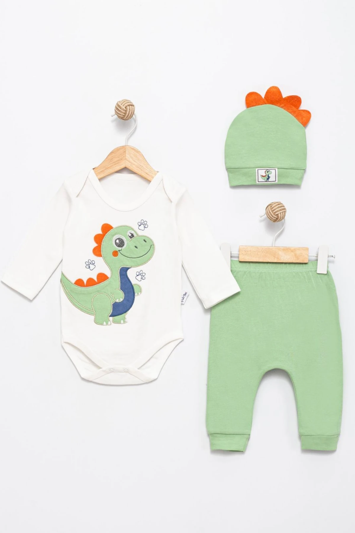 EKRU RENK YEŞİL DİNAZOR NAKIŞLI ERKEK BEBEK ŞAPKALI ZIBIN SET