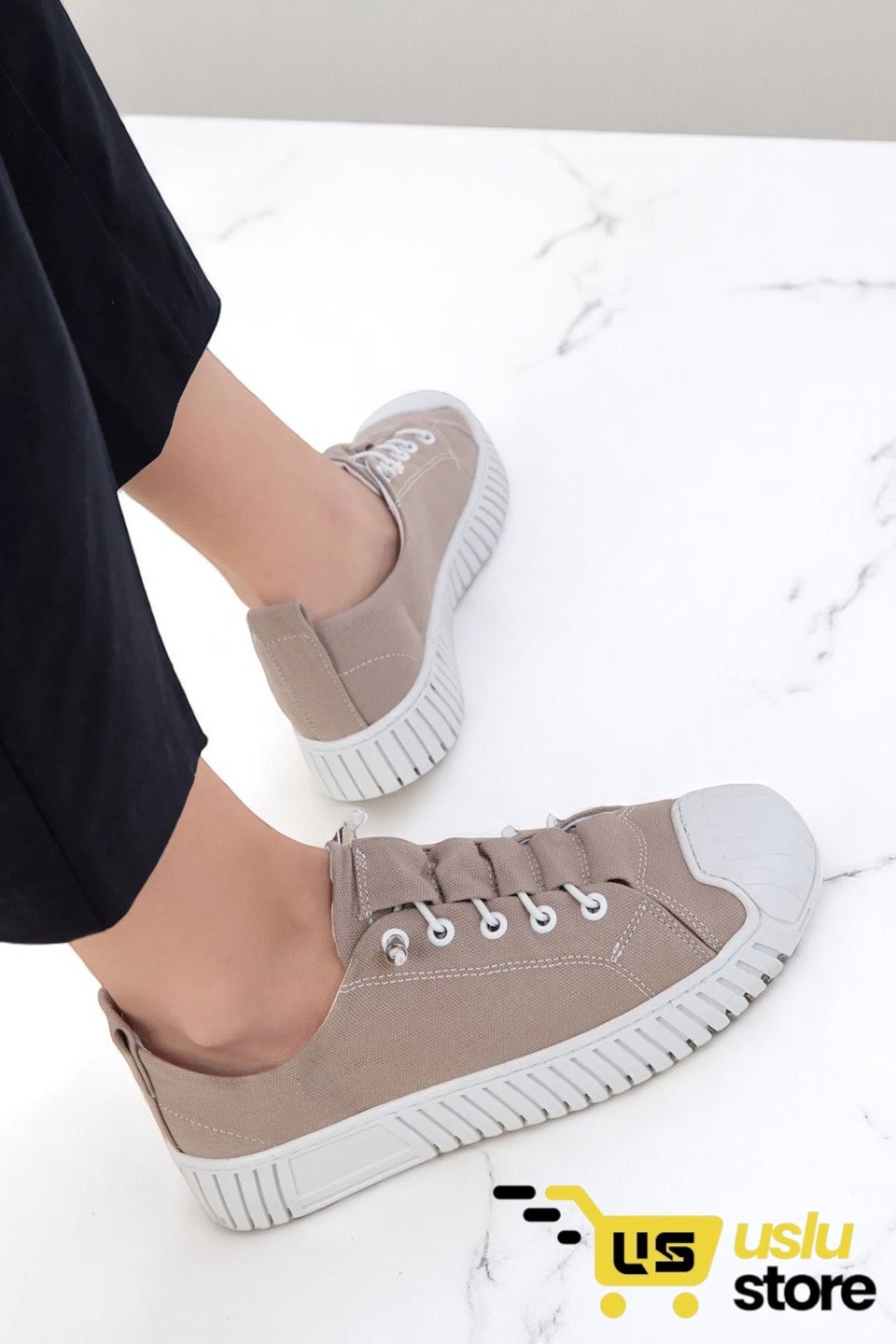 Kadın Lastik Bağcıklı Rahat Spor Ayakkabı Sneaker