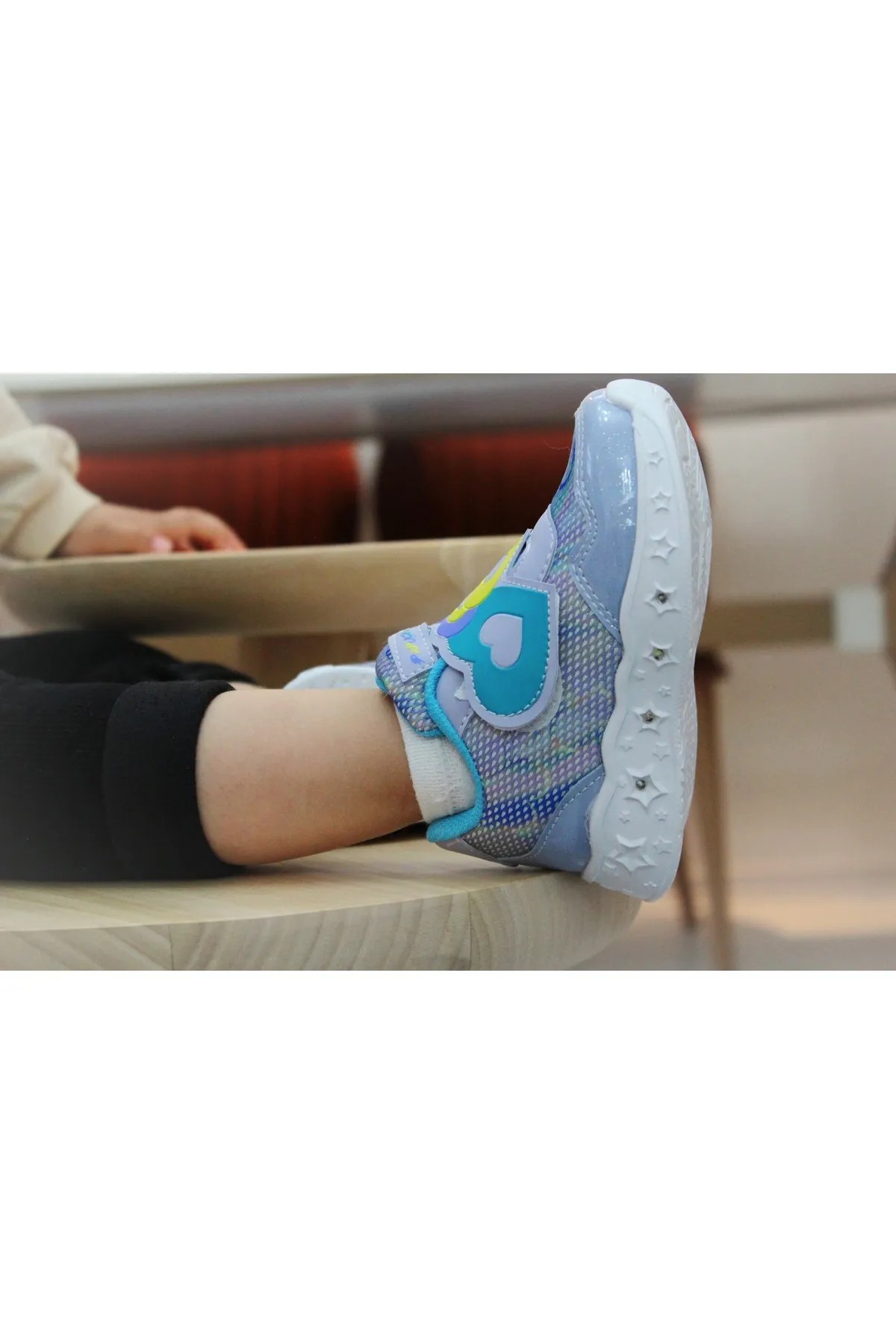 Işıklı Cırtlı Bebek Spor Ayakkabı Hafif Kaymaz Taban Ortopedik Her Mevsim - LİLA