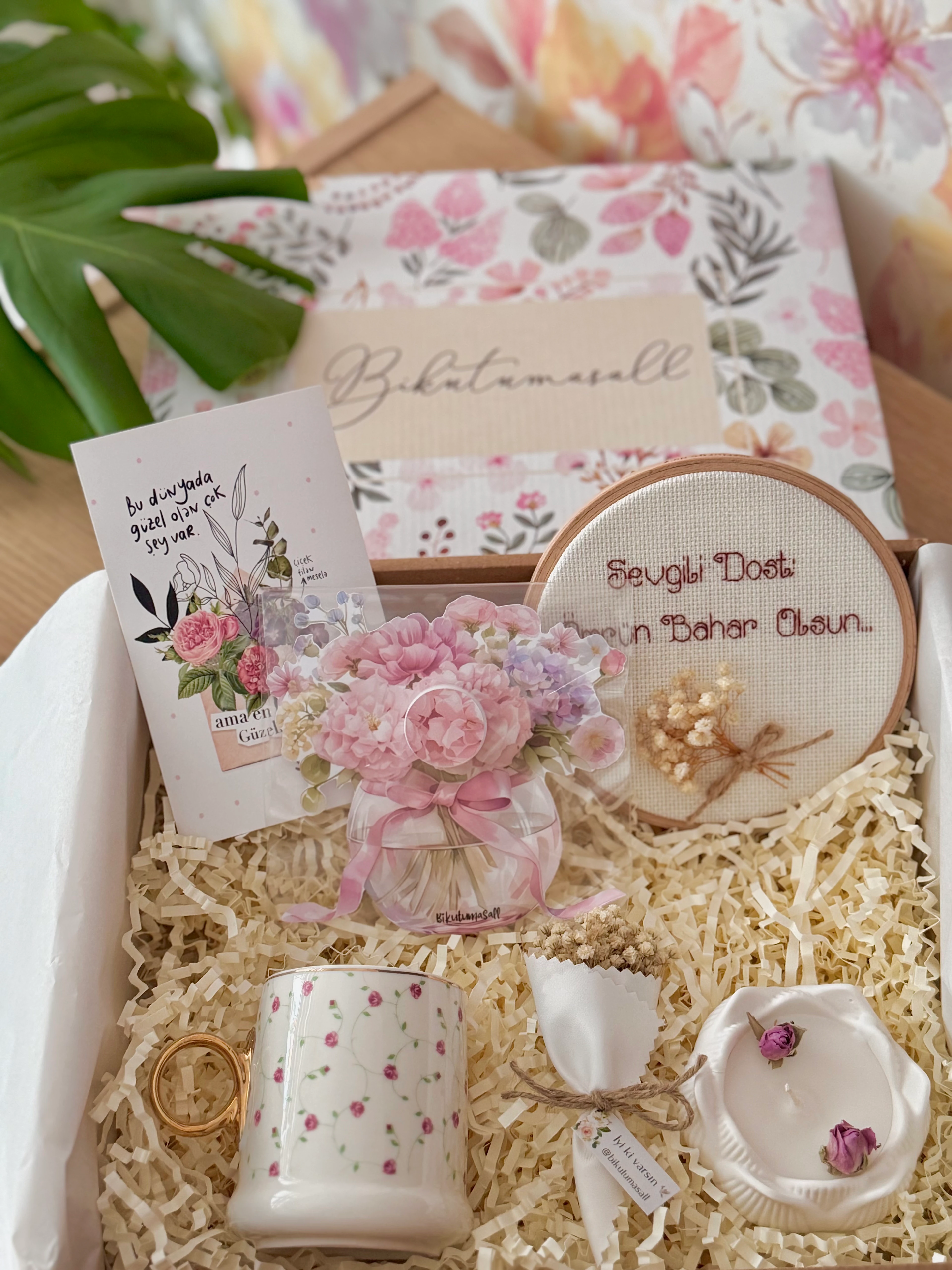 Beyaz Bahar Hediye Kutusu