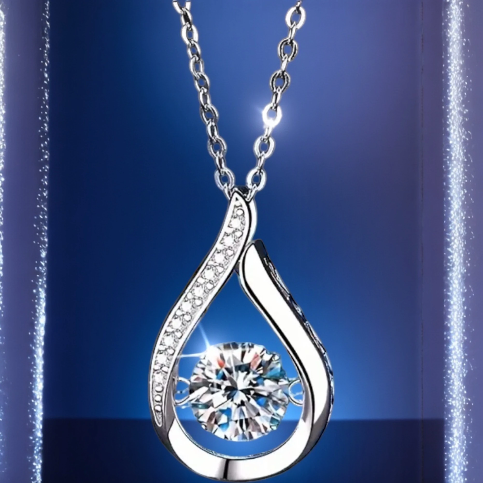 Solmayan Gul Hediye Kutusu İle 925 Ayar Tektaş Şık Gümüş Kolye 