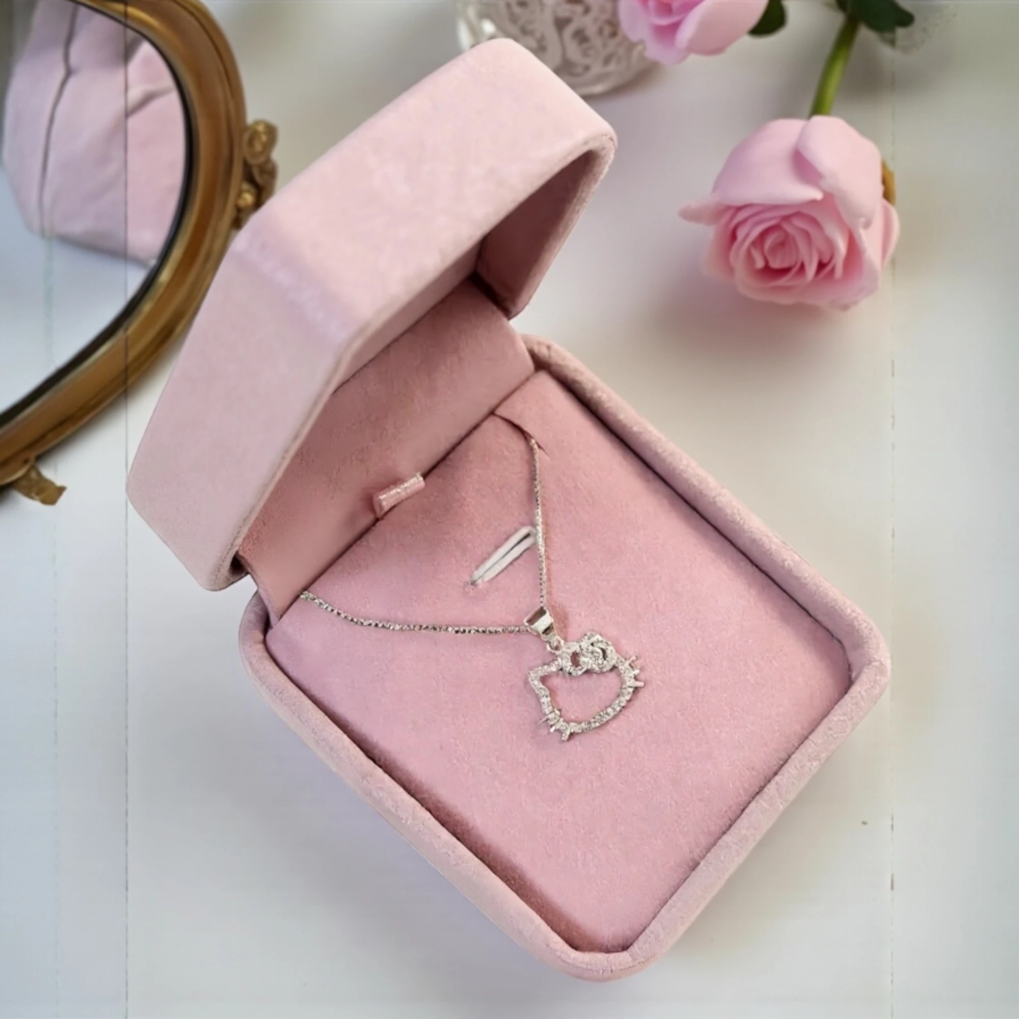 Özel Hediye Kutusu ve Çantasında Hello Kitty Çelik Kolye