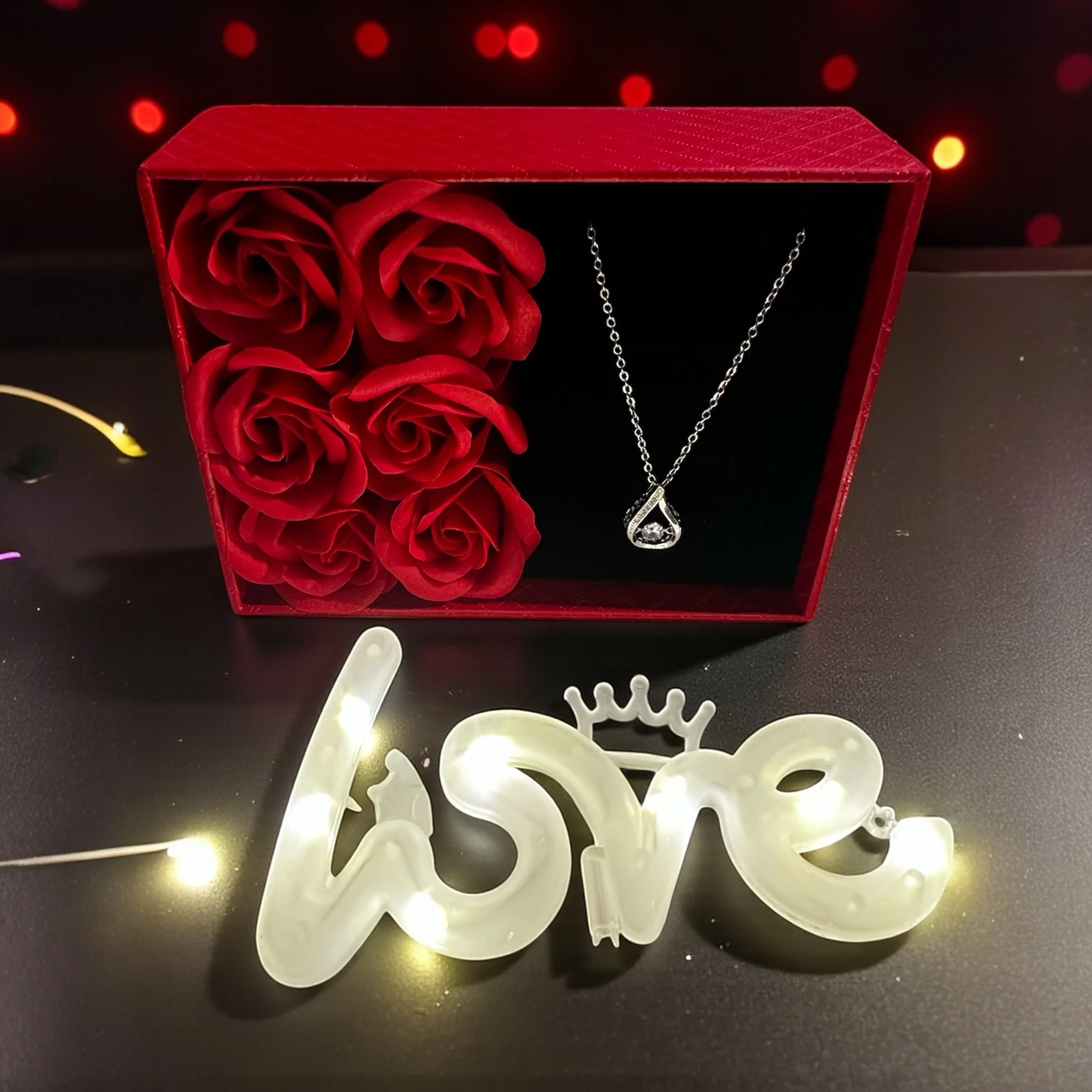 Solmayan Gul Hediye Kutusu İle 925 Ayar Tektaş Şık Gümüş Kolye 