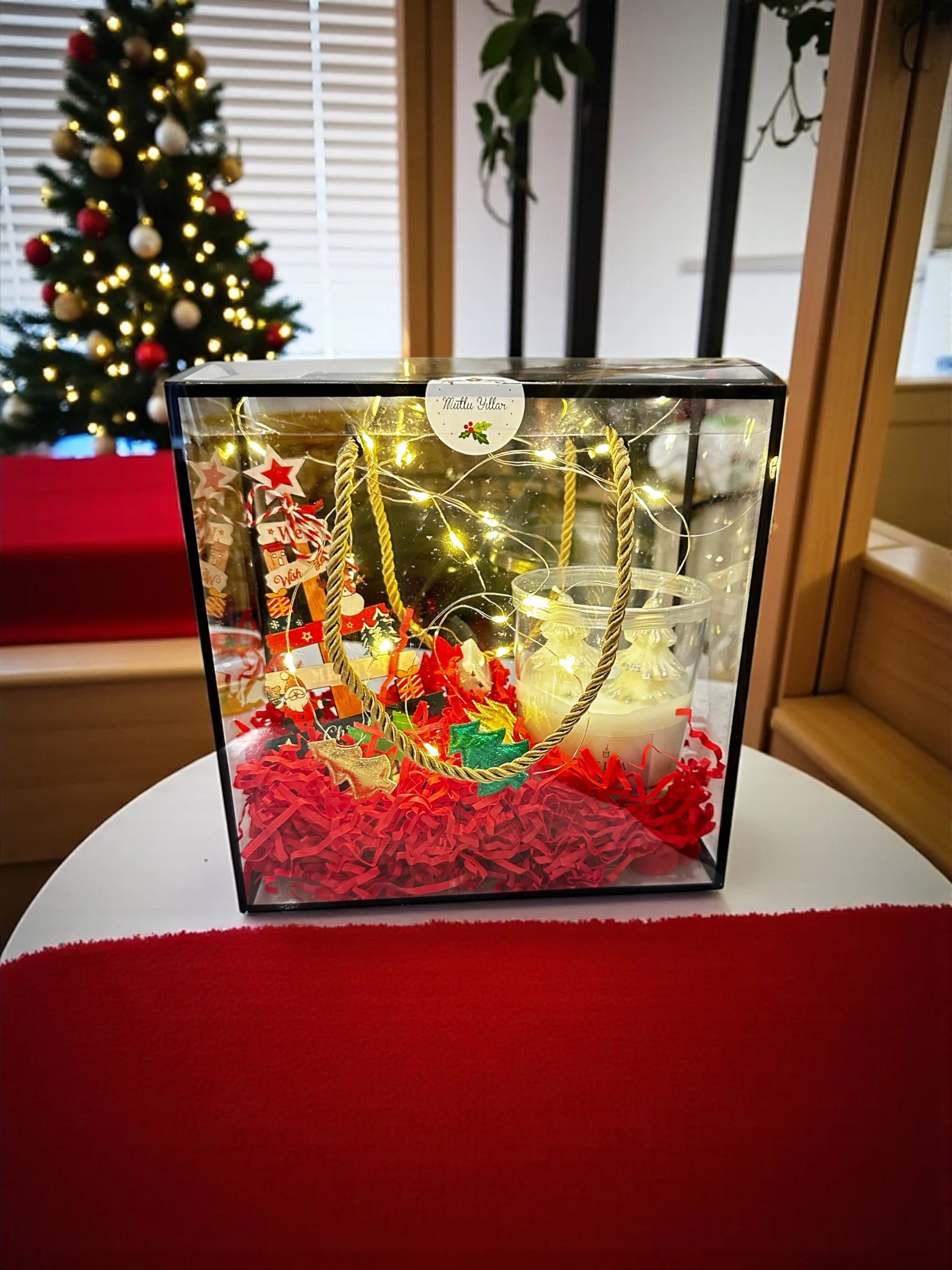 Özel Tasarım Kutusunda Yılbaşı Set