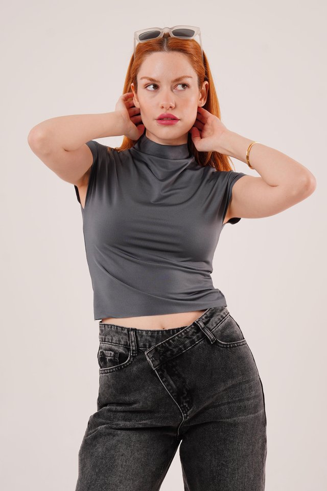 Boğazlı Parlak Kumaş Antrasit Crop