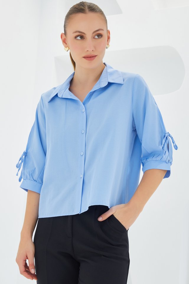 Kol Detaylı Mavi Crop Gömlek 20246