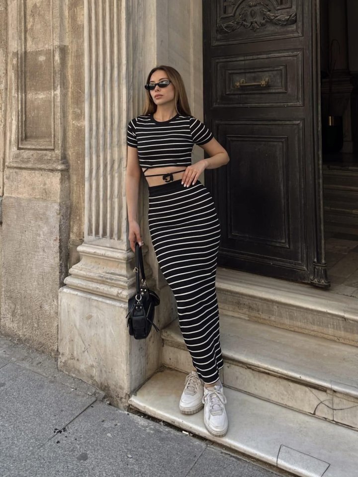 Kadın Bisiklet Yaka Bağcık Detay Crop Ve Yüksek Bel çizgi Desen Etek Ikili Takım