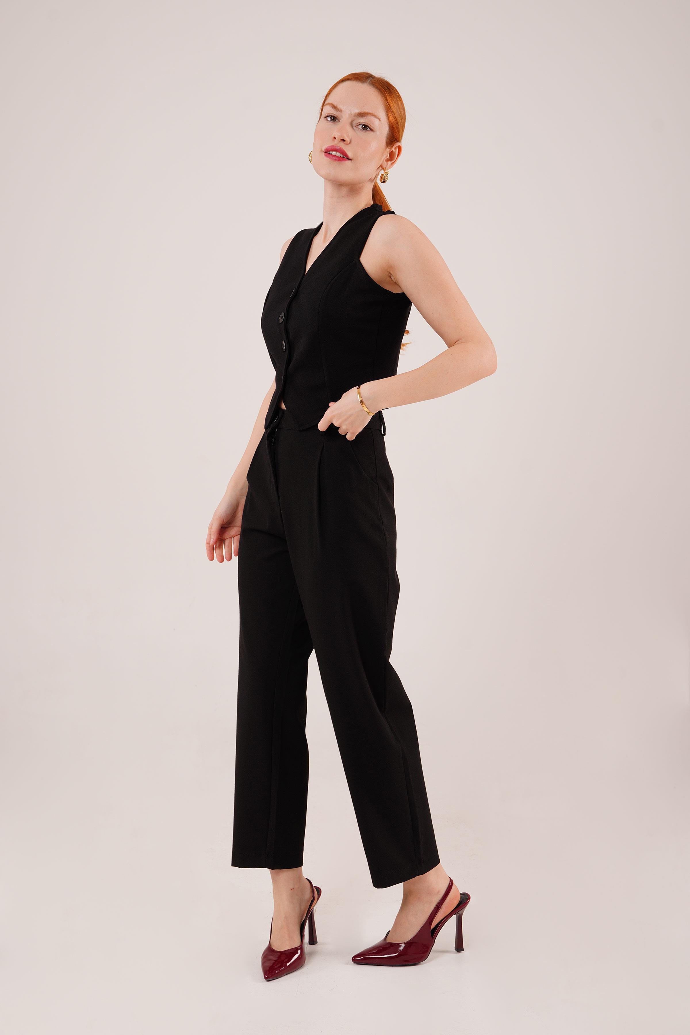 Önü Düğmeli Siyah Yelek