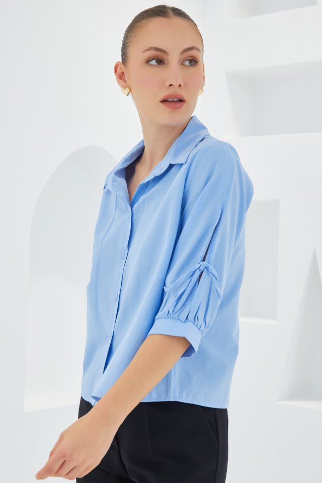 Kol Detaylı Mavi Crop Gömlek 20246