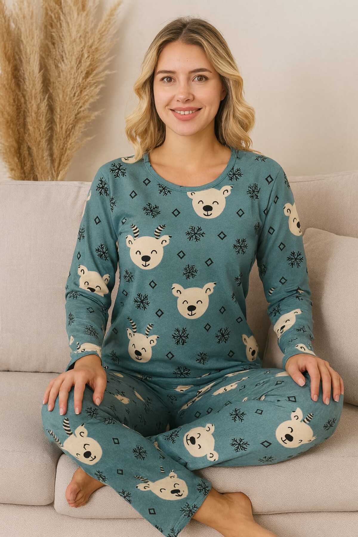 KADIN PİJAM TAKIMI DESENLİ (YILBAŞI)