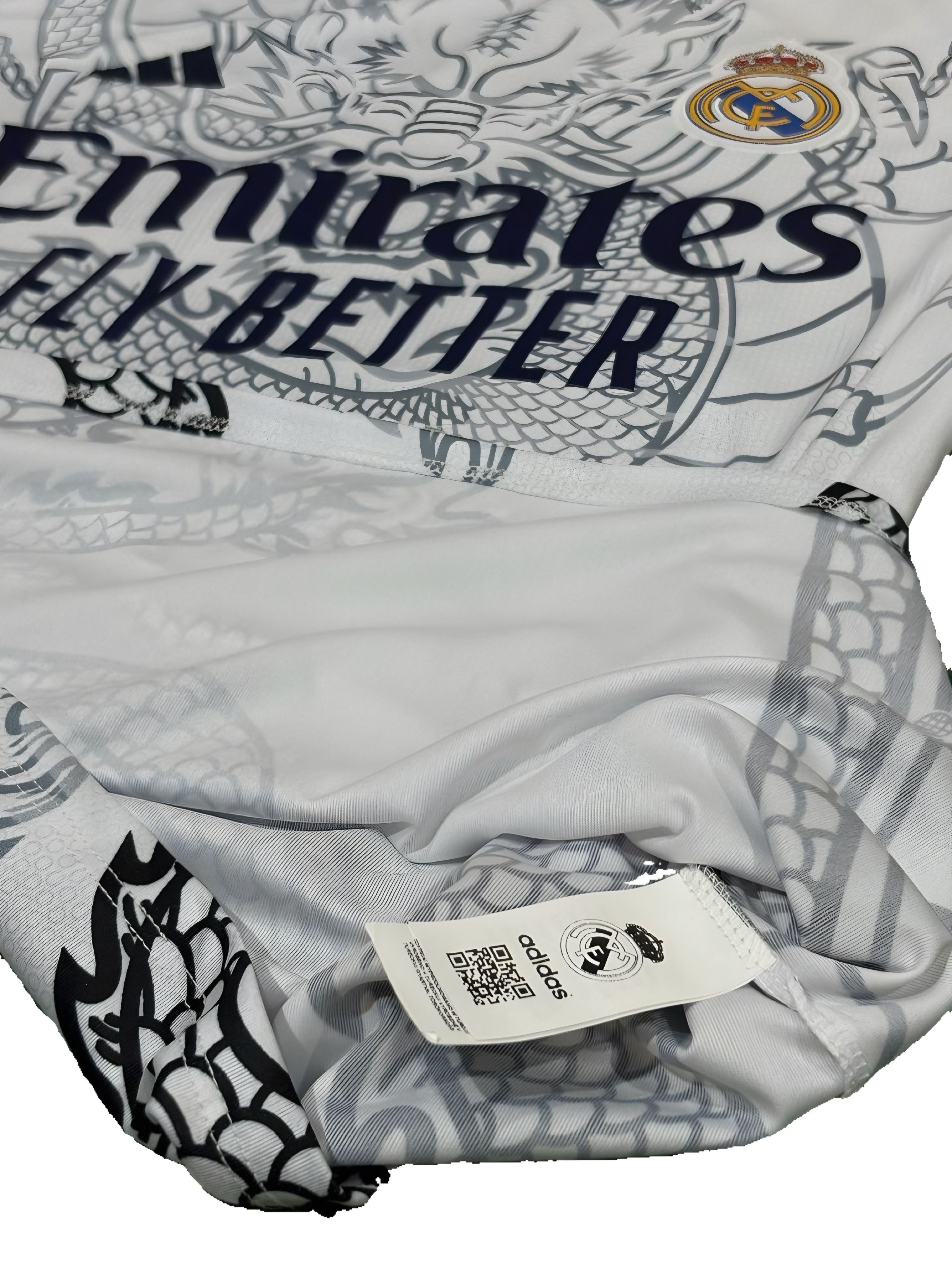 Real Madrid 2023-2024 Üçüncü Özel Üretim Forması (Beyaz Ejderha Desenli)